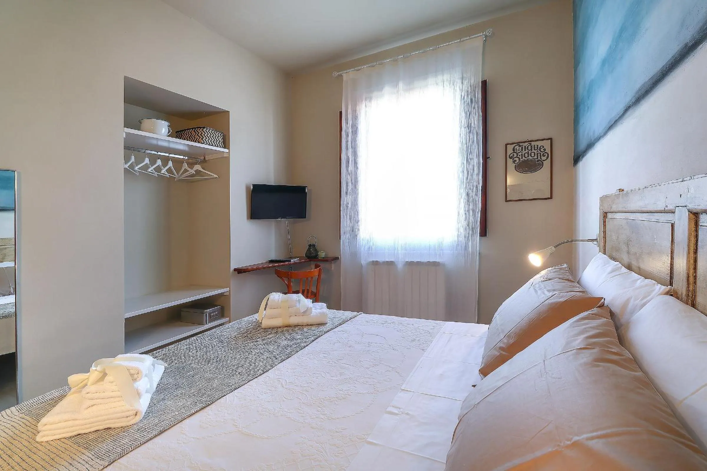 TV and multimedia, Bed in B&B Ulivo Gaio