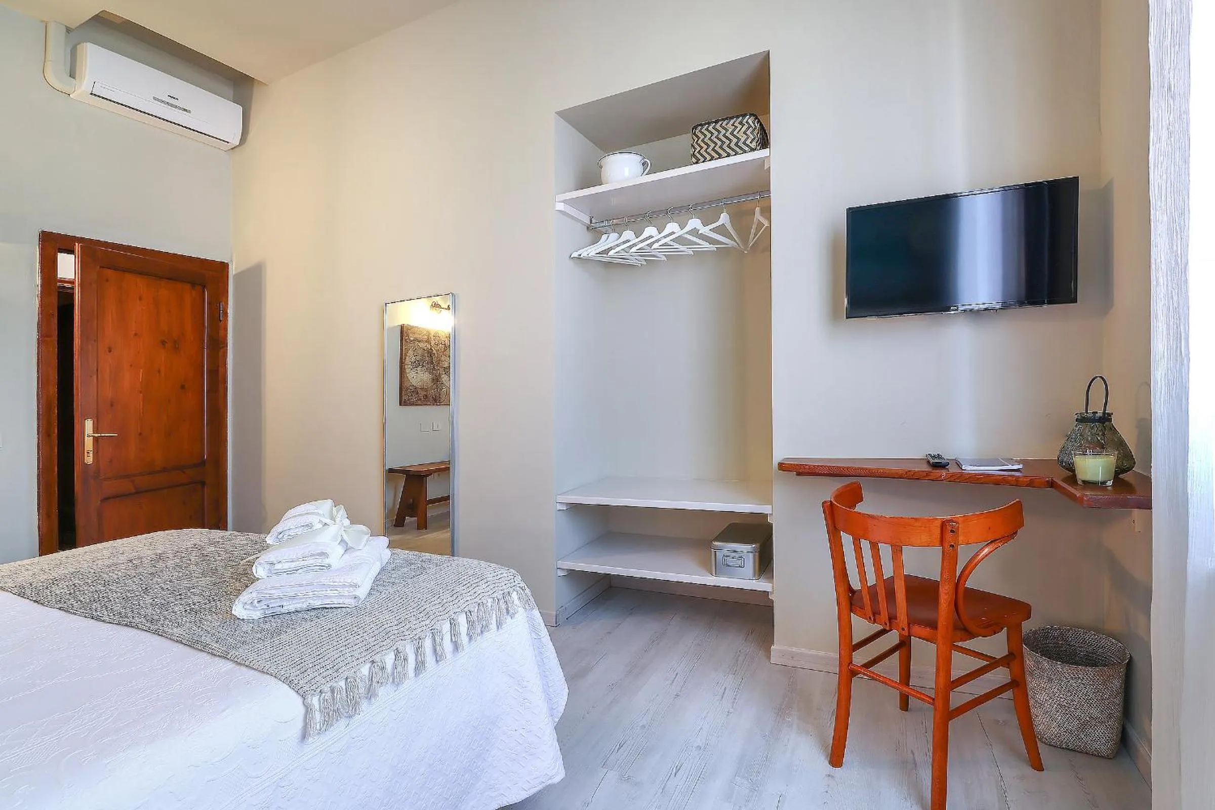 TV and multimedia, Bed in B&B Ulivo Gaio
