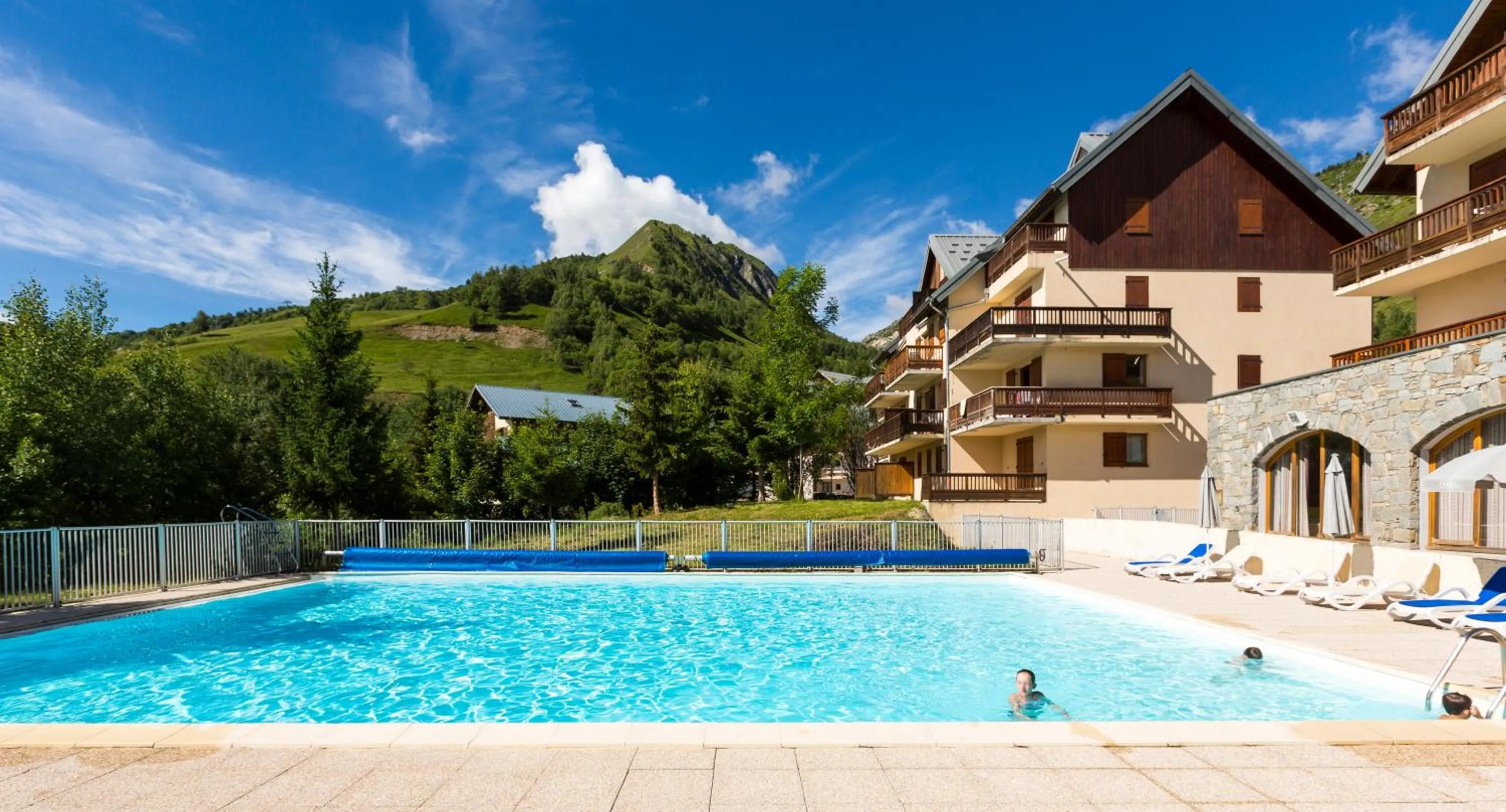 Swimming pool in Résidence Odalys Les Sybelles