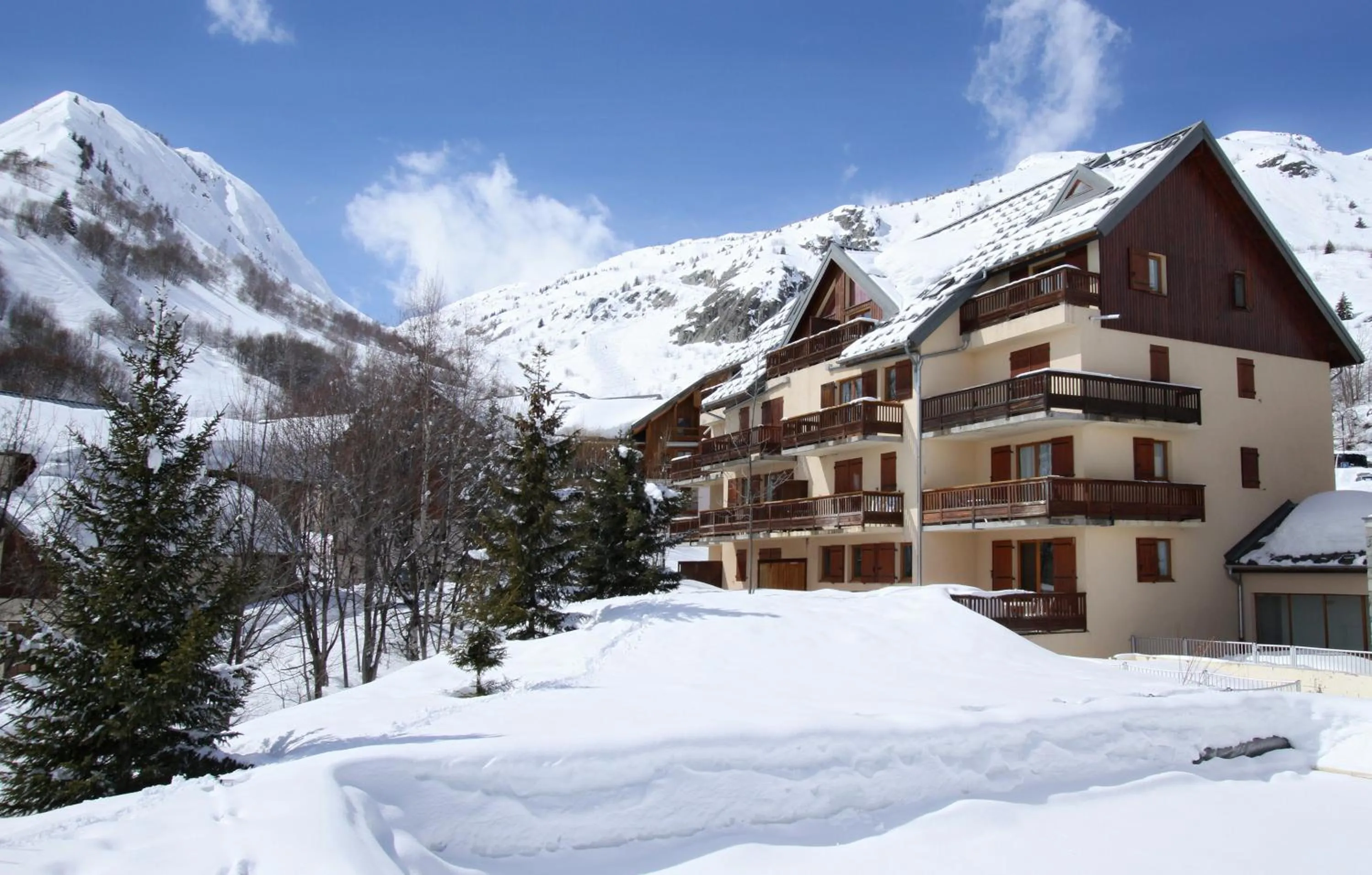 Facade/entrance in Résidence Odalys Les Sybelles