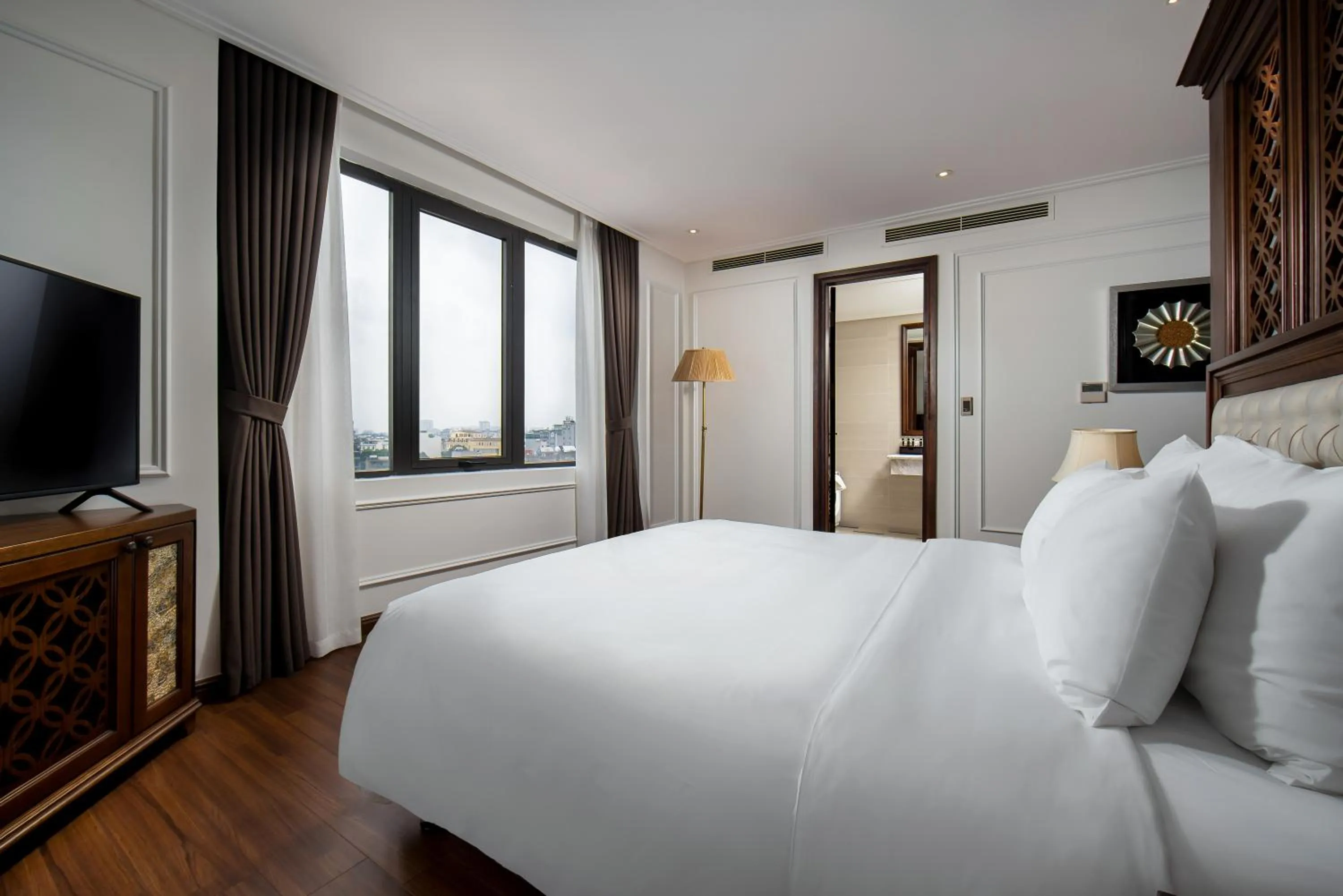 Bedroom, Bed in The Q Hotel