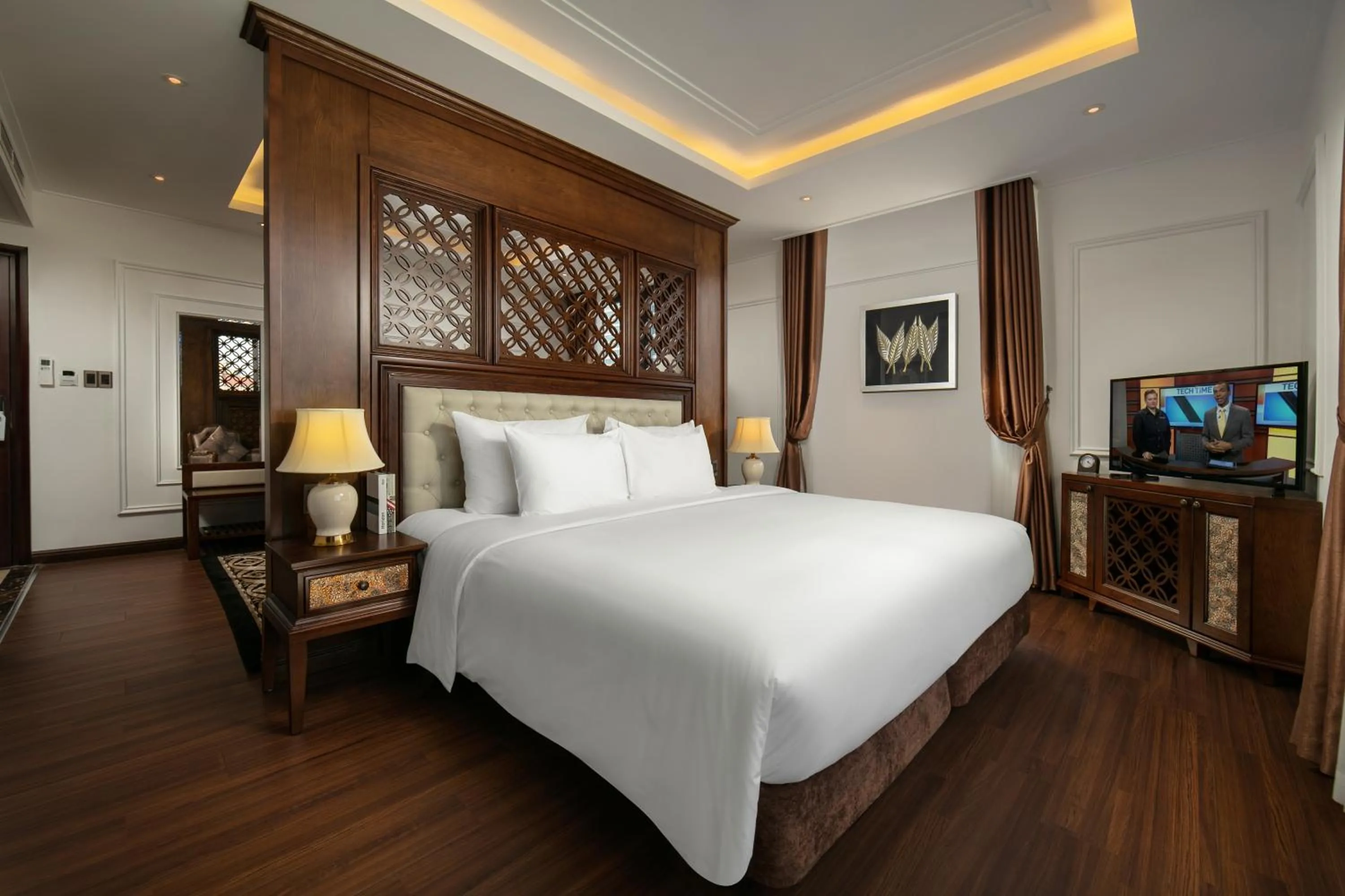 Photo of the whole room, Bed in The Q Hotel