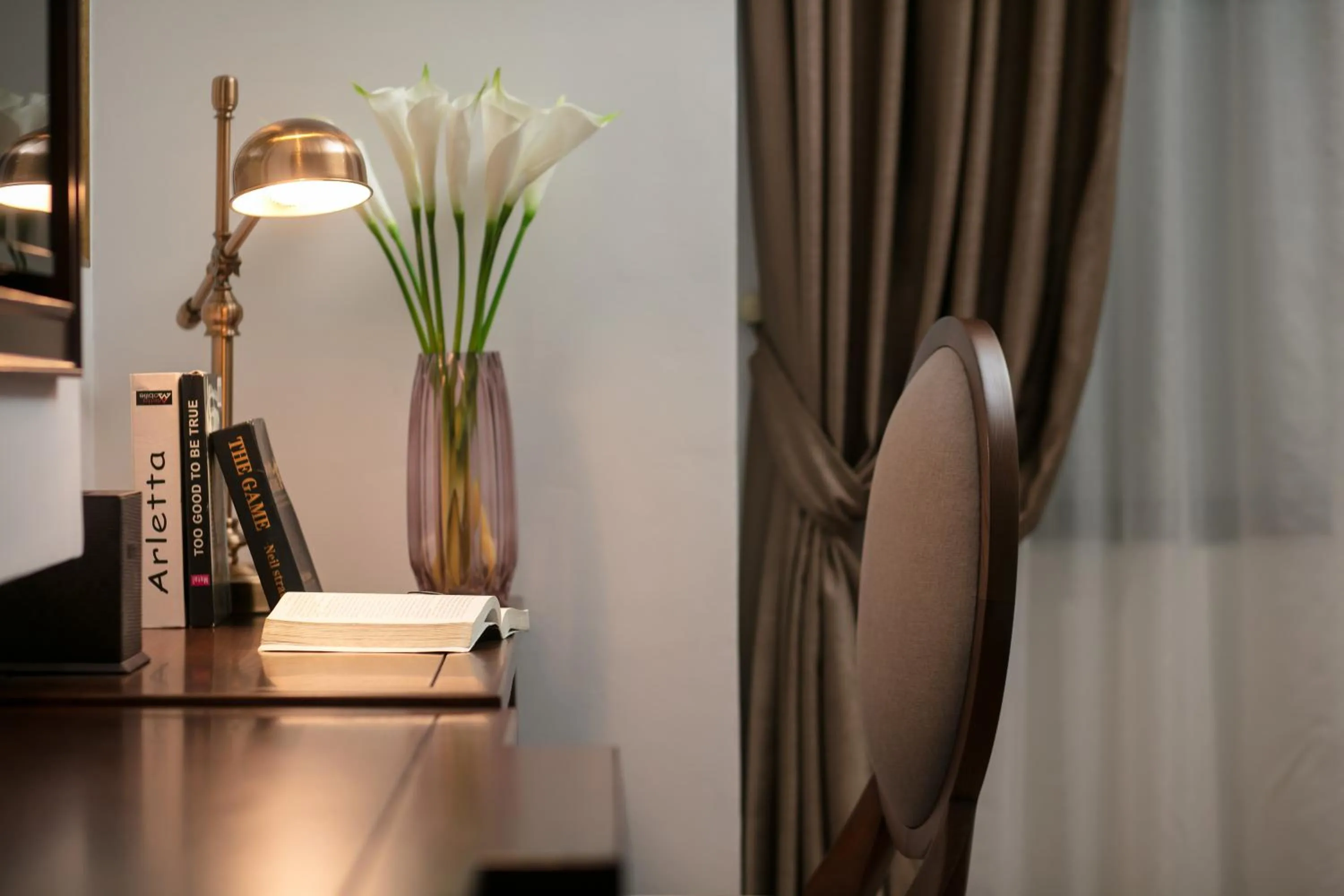 Seating area in The Q Hotel