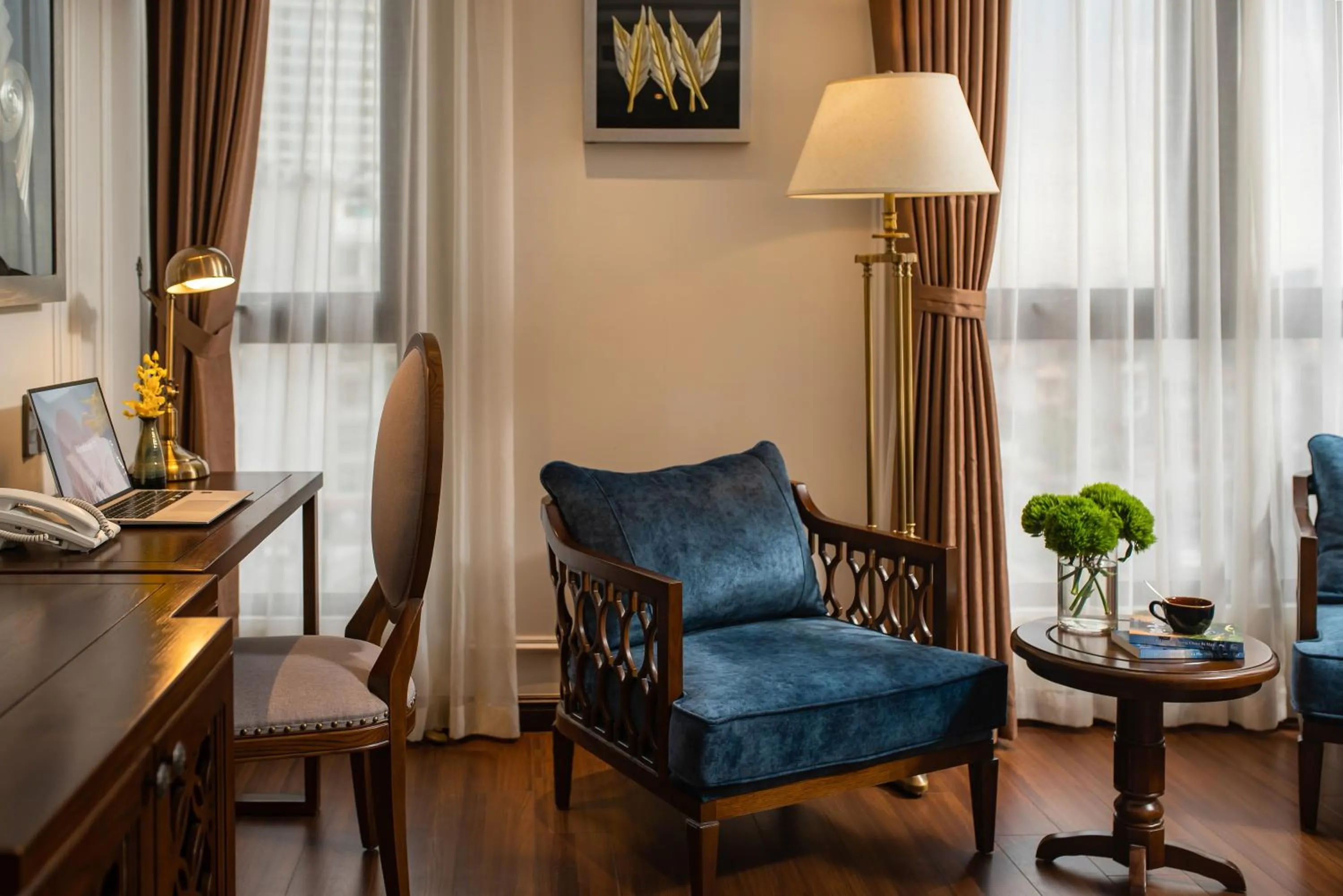 Seating area in The Q Hotel