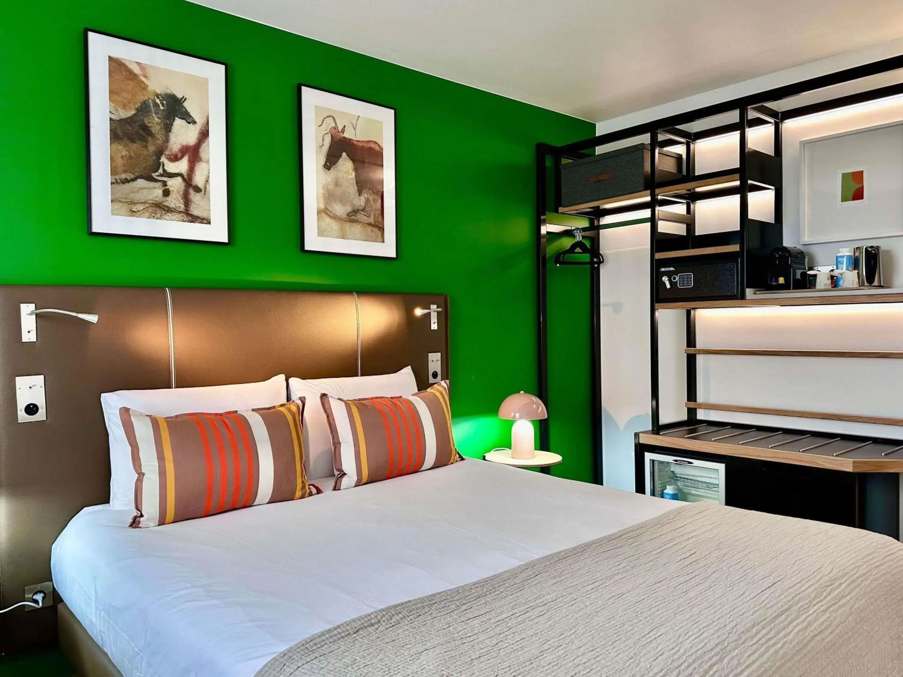 Bedroom, Bed in Mercure Périgueux Centre Historique Bedroom, Bed in Mercure Périgueux Centre Historique