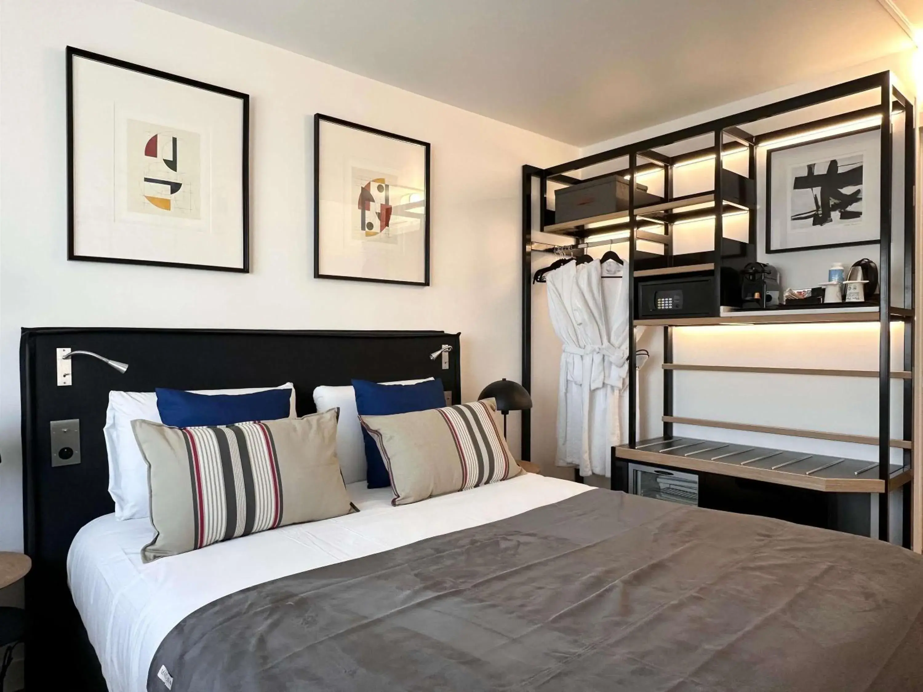 Bedroom, Bed in Mercure Périgueux Centre Historique Bedroom, Bed in Mercure Périgueux Centre Historique