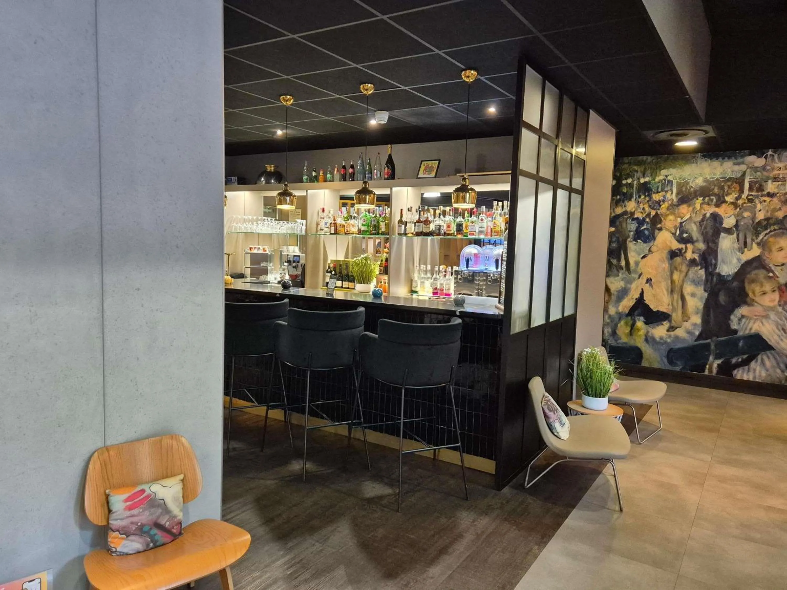 Lounge or bar in Mercure Périgueux Centre Historique