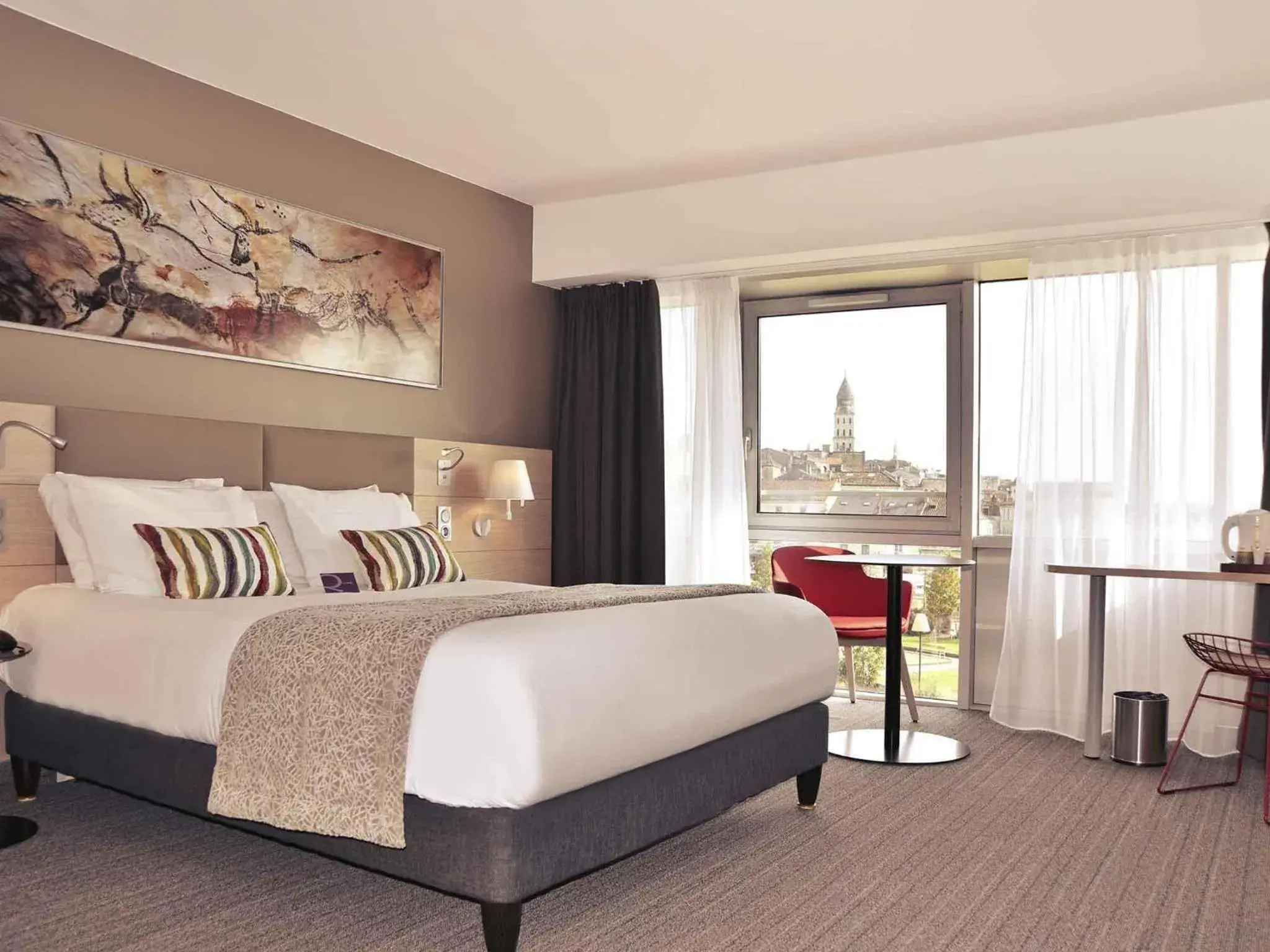 Bedroom, Bed in Mercure Périgueux Centre Historique Bedroom, Bed in Mercure Périgueux Centre Historique