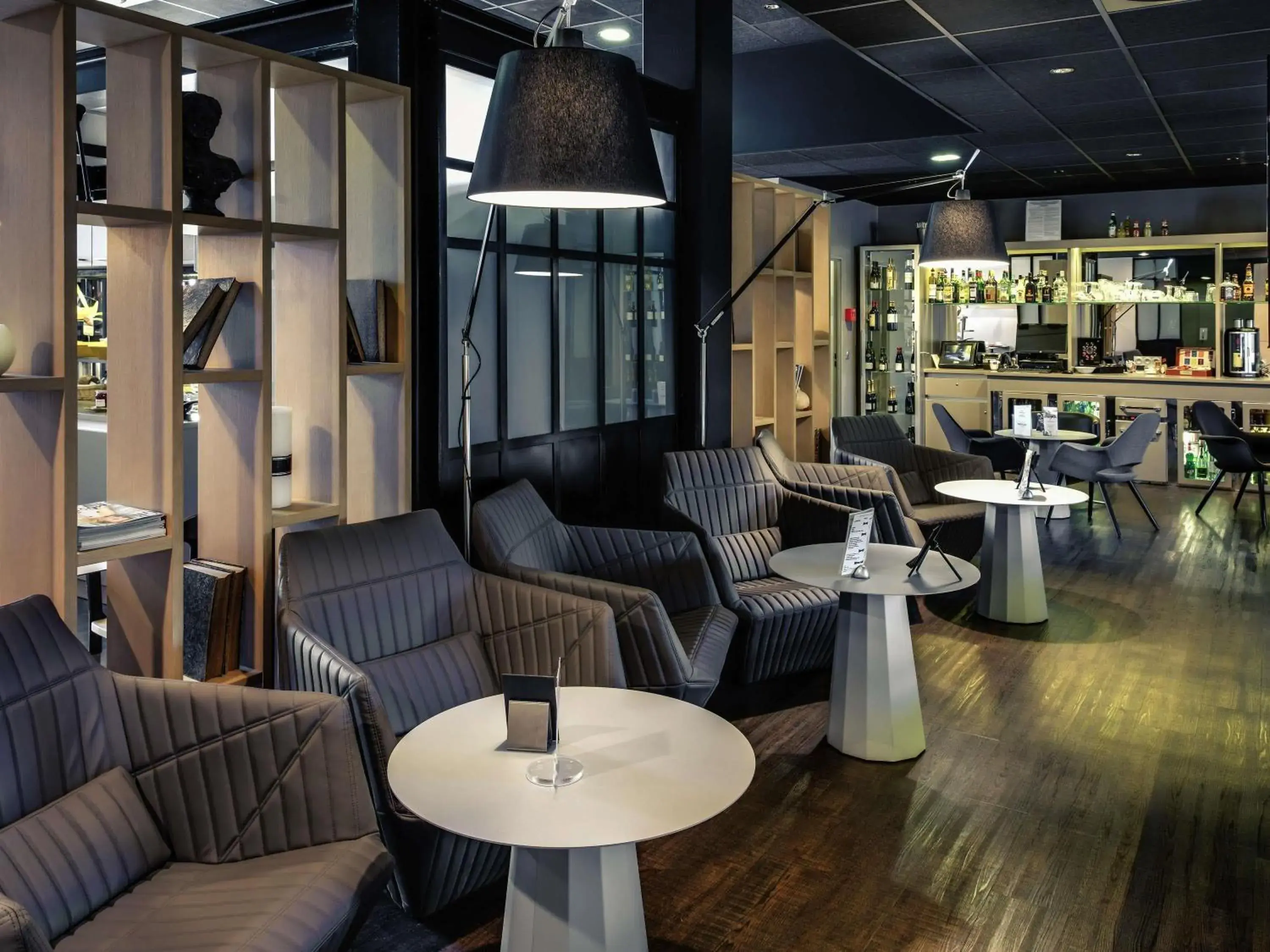 Lounge or bar in Mercure Périgueux Centre Historique Lounge or bar in Mercure Périgueux Centre Historique