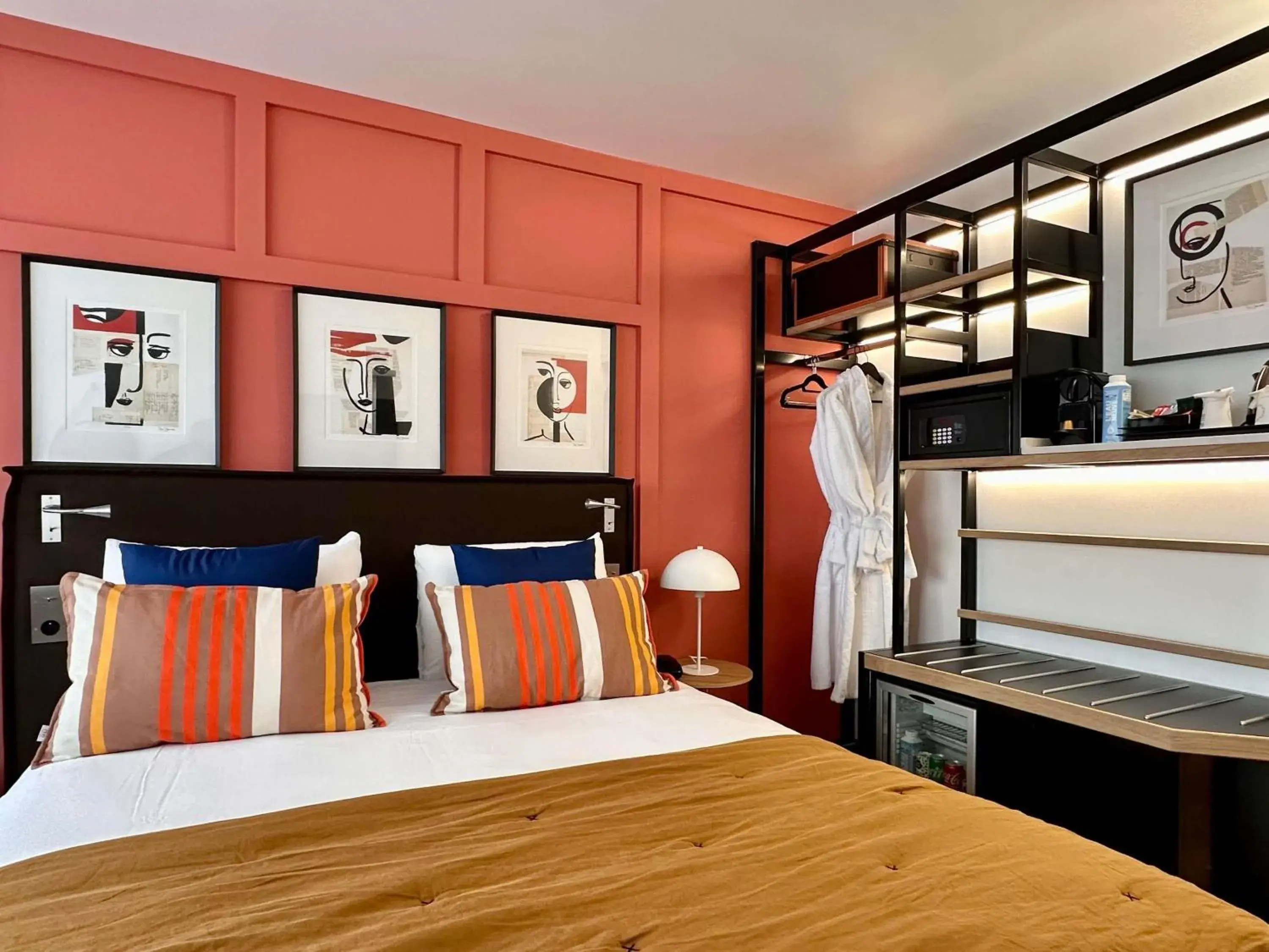 Bedroom, Bed in Mercure Périgueux Centre Historique Bedroom, Bed in Mercure Périgueux Centre Historique