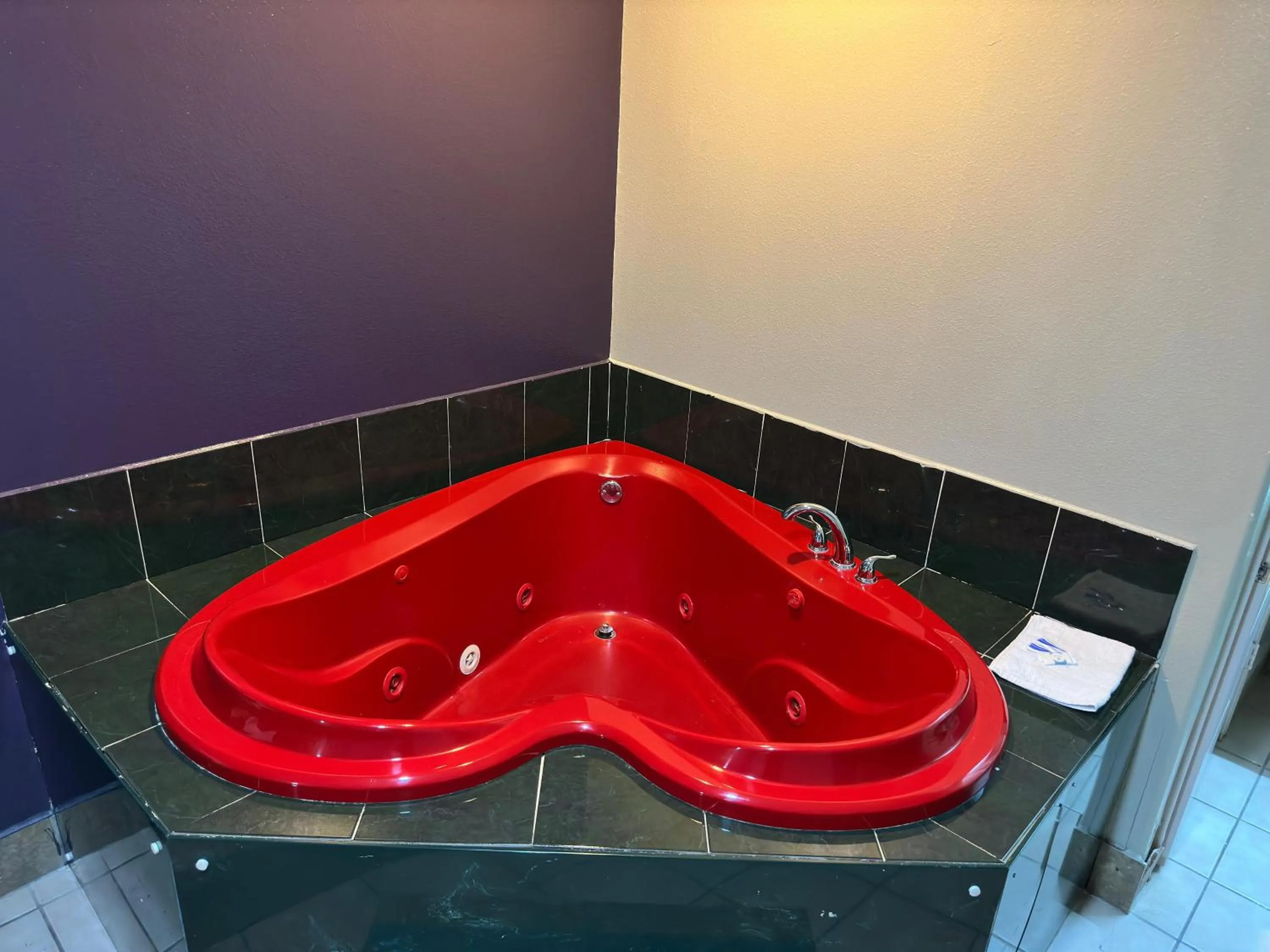Hot Tub in Texas Inn and Suites RGV