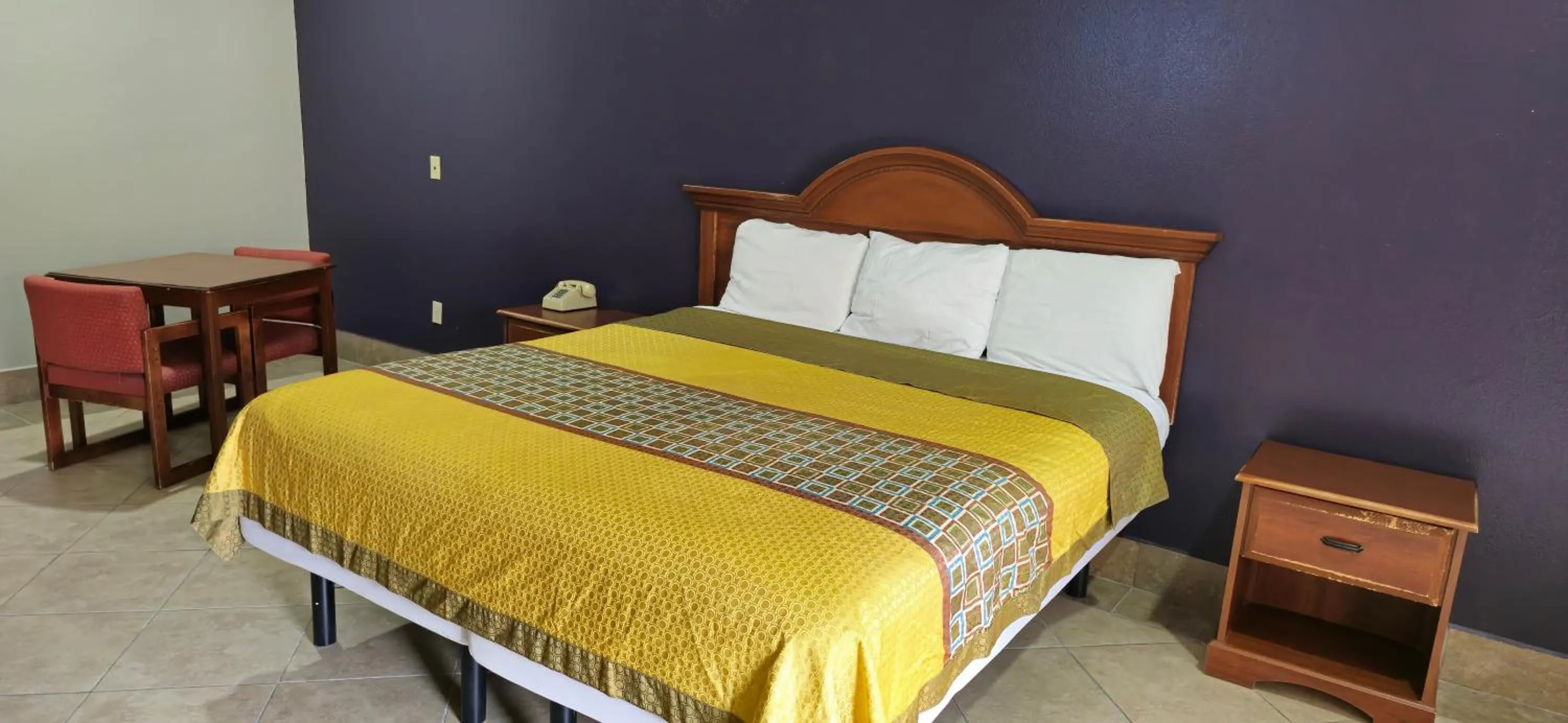 Bed in Texas Inn and Suites RGV