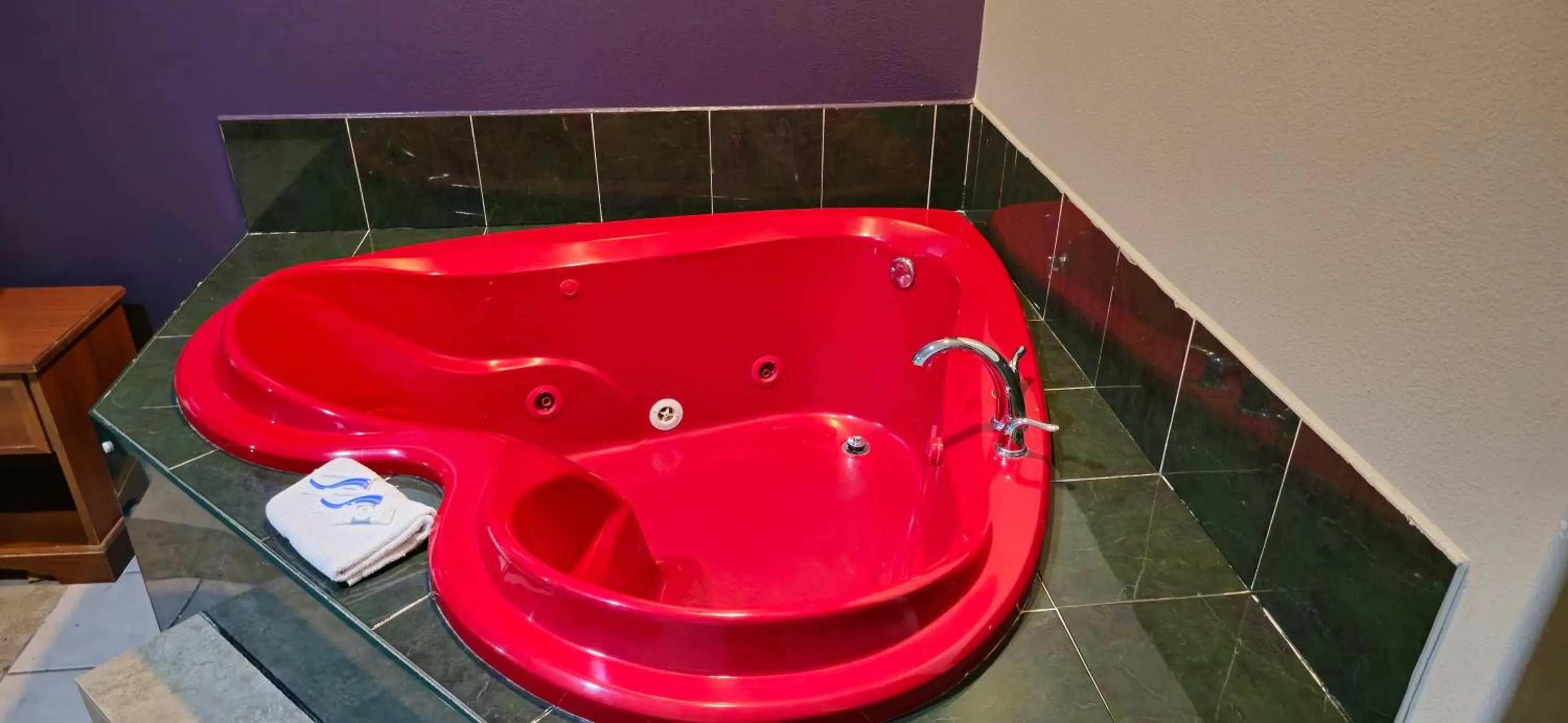 Hot Tub in Texas Inn and Suites RGV