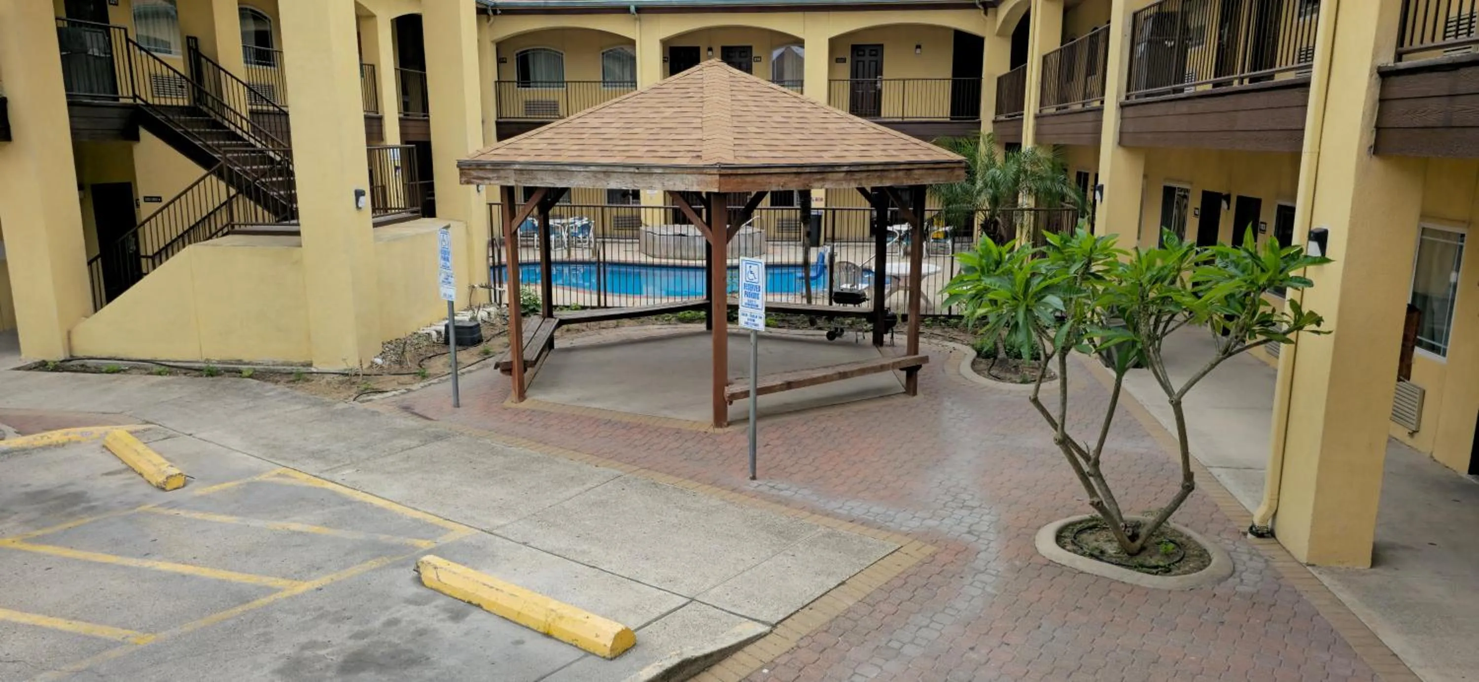 Property building in Texas Inn and Suites RGV
