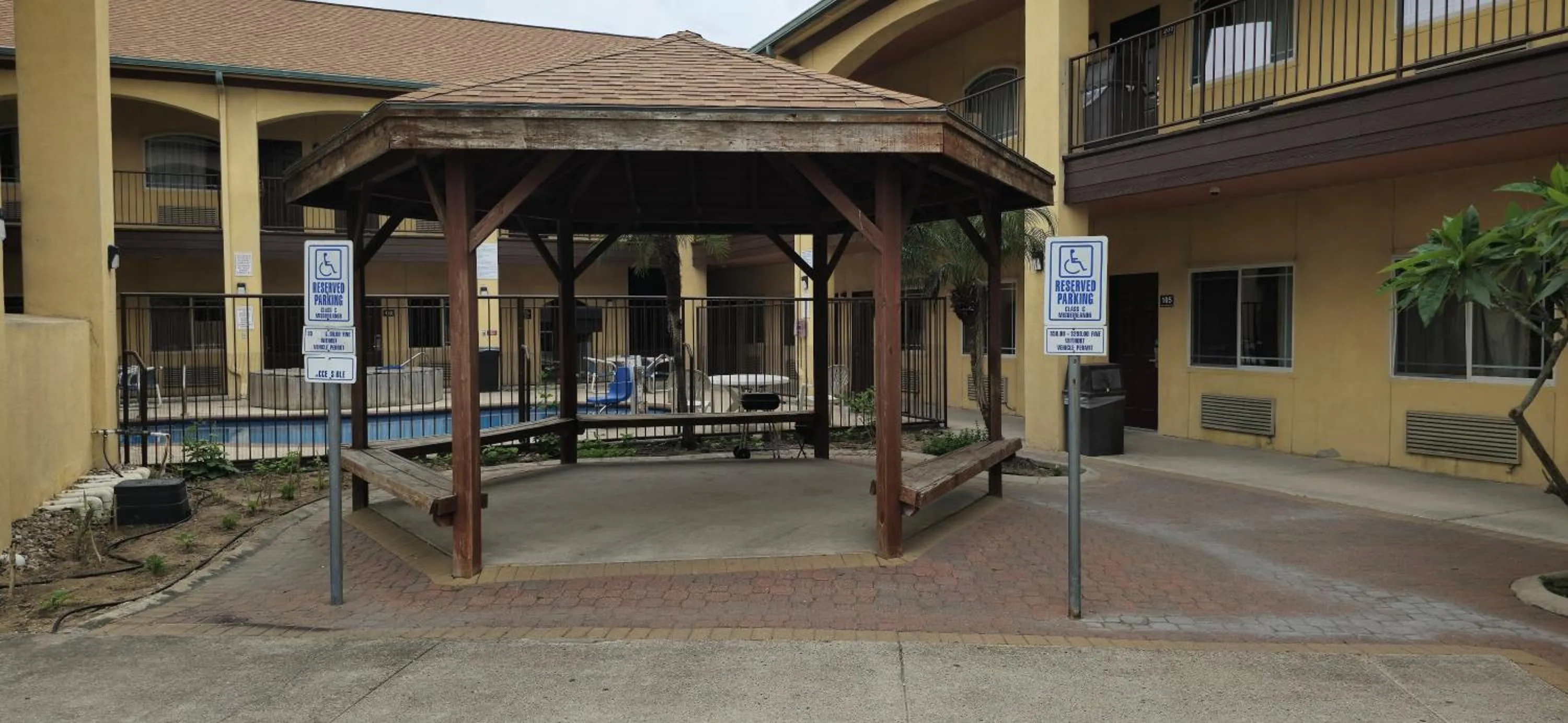 Property building in Texas Inn and Suites RGV