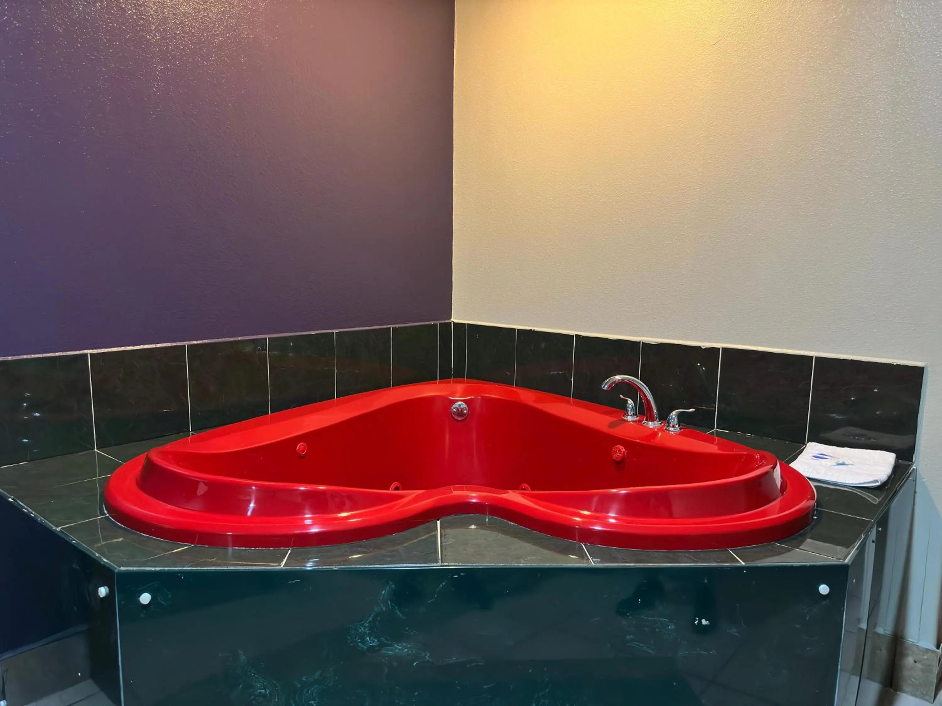 Hot Tub in Texas Inn and Suites RGV