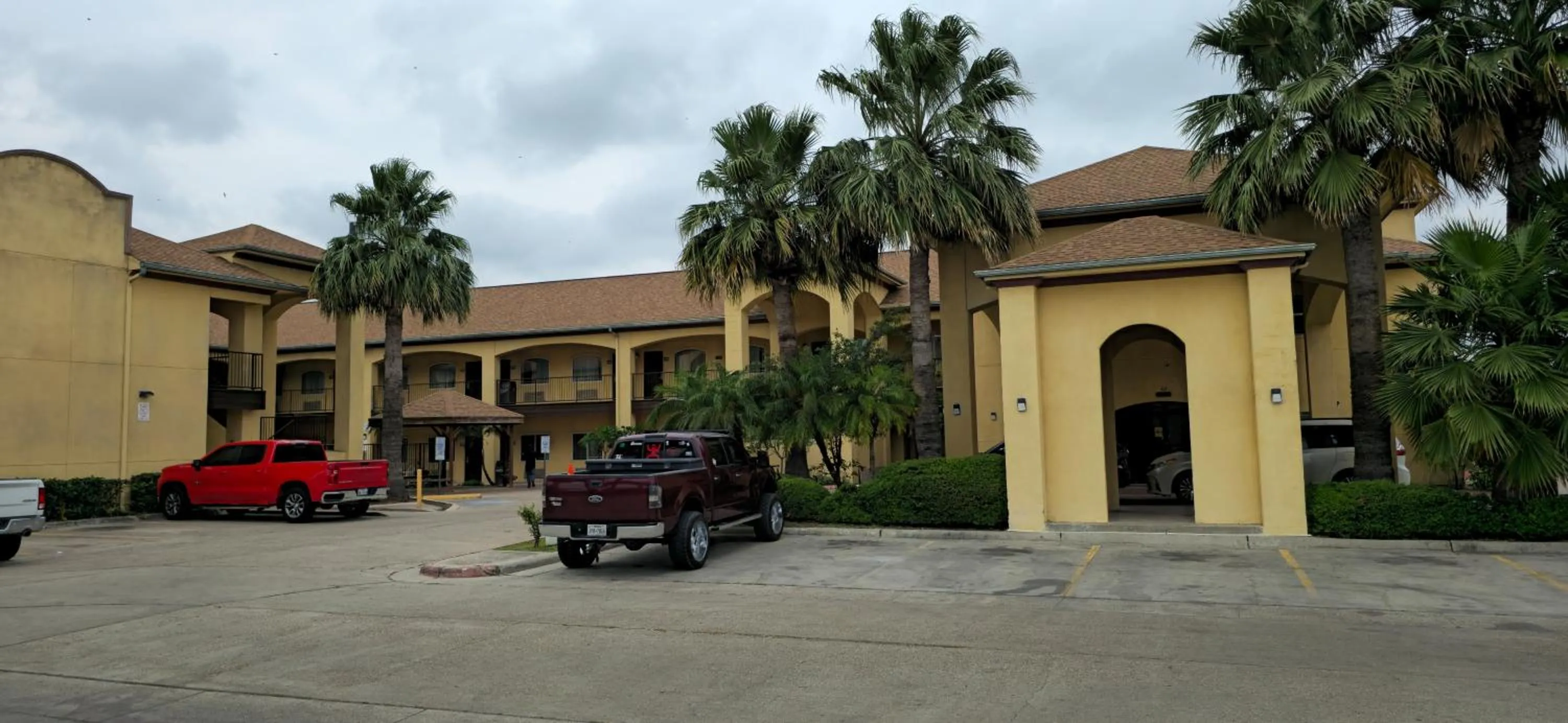 Property building in Texas Inn and Suites RGV