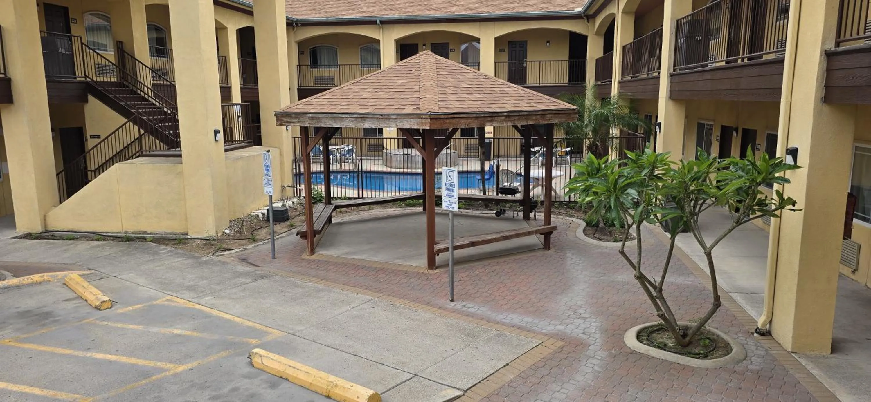 Property building in Texas Inn and Suites RGV