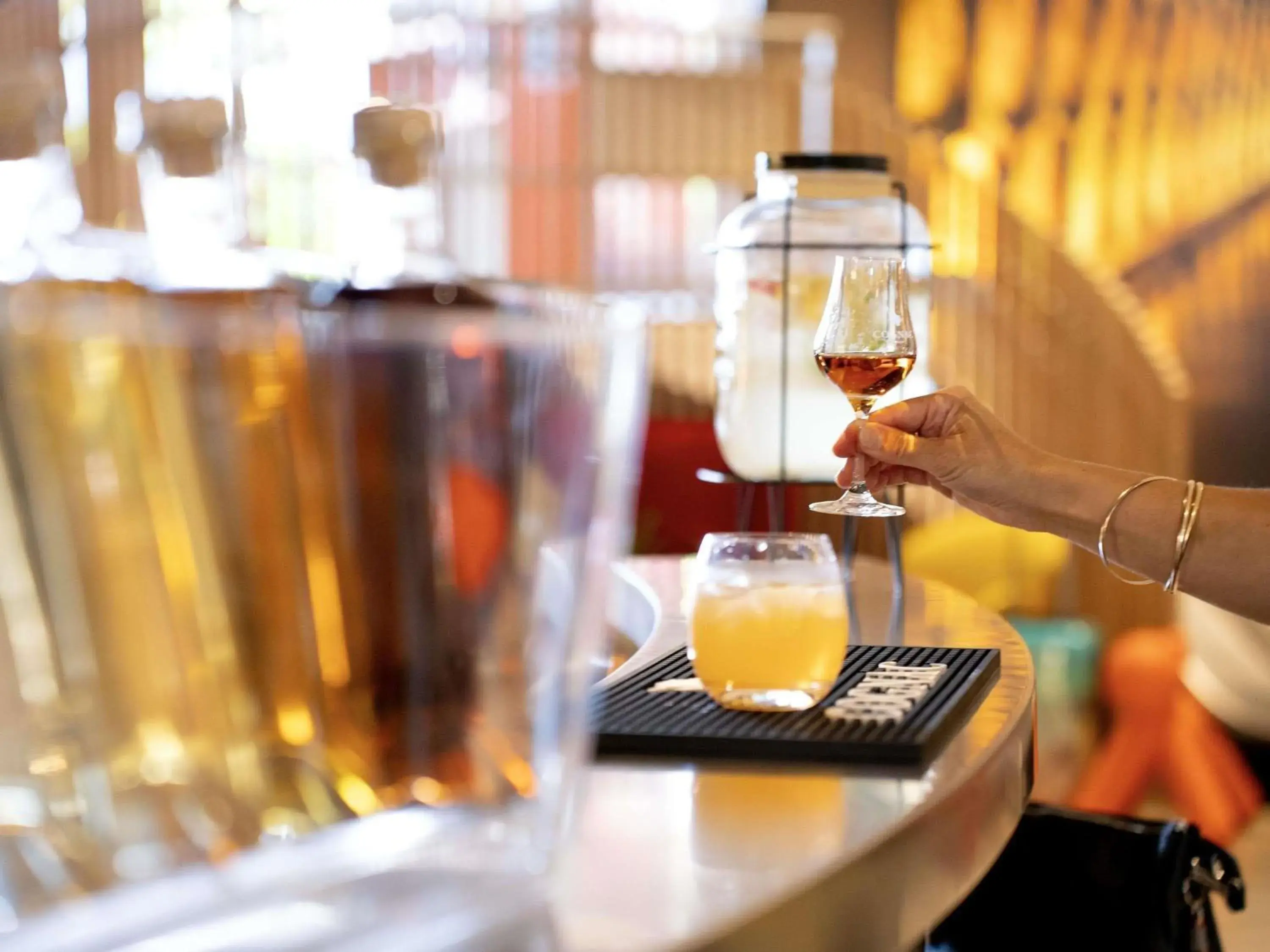 Lounge or bar in Ibis Styles Cognac Lounge or bar in Ibis Styles Cognac