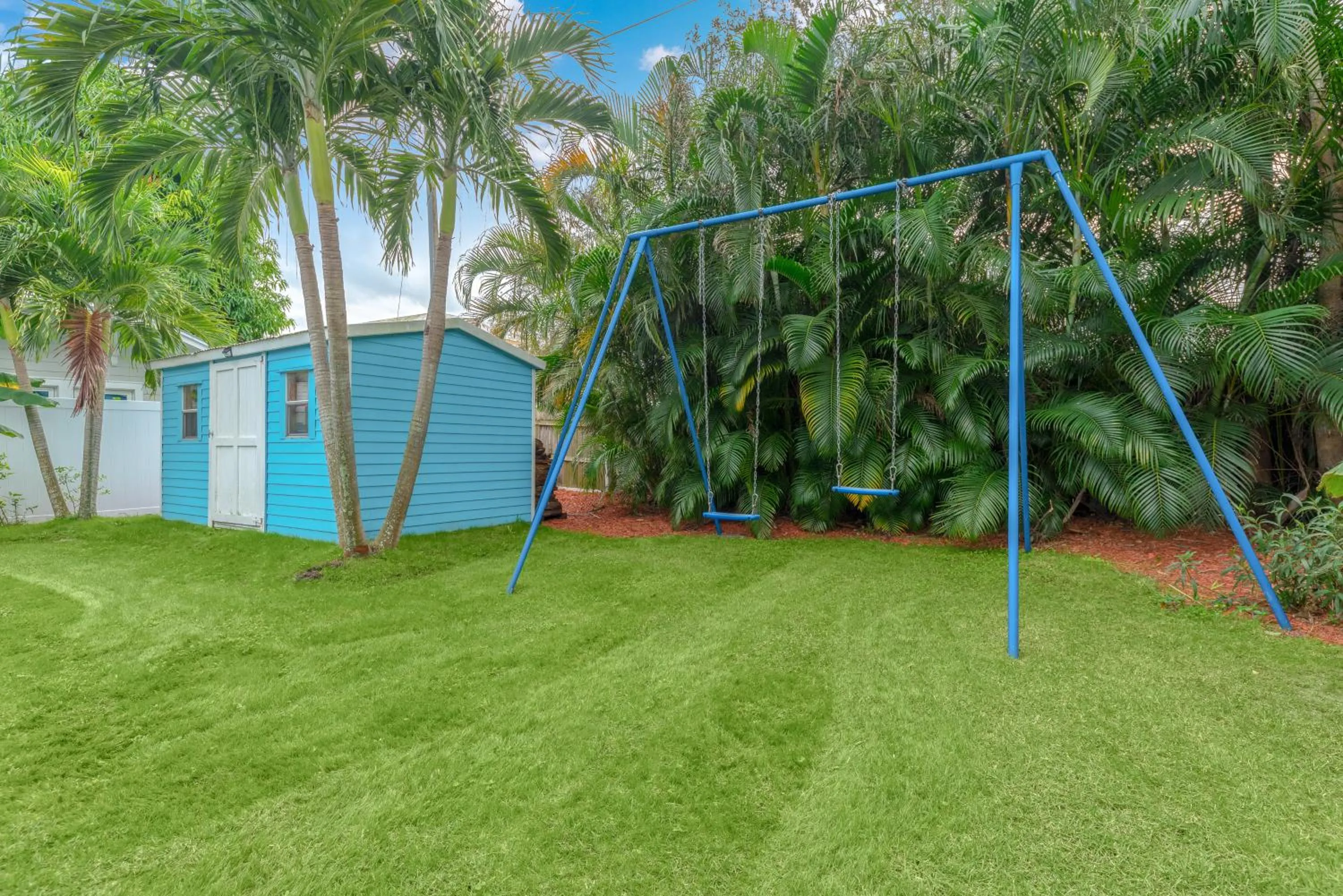 Children play ground in Old Colorado Inn