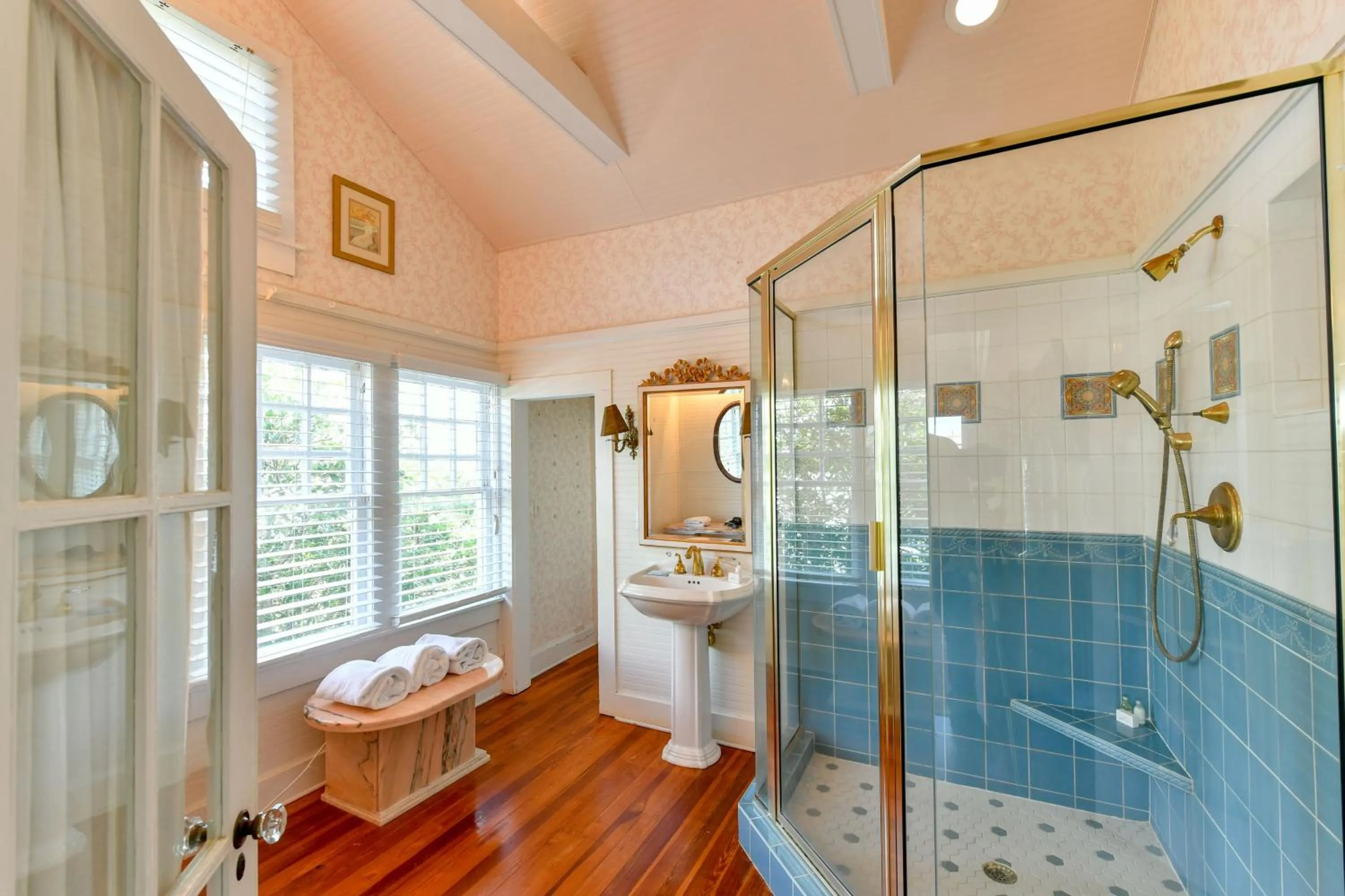 Shower in Old Colorado Inn