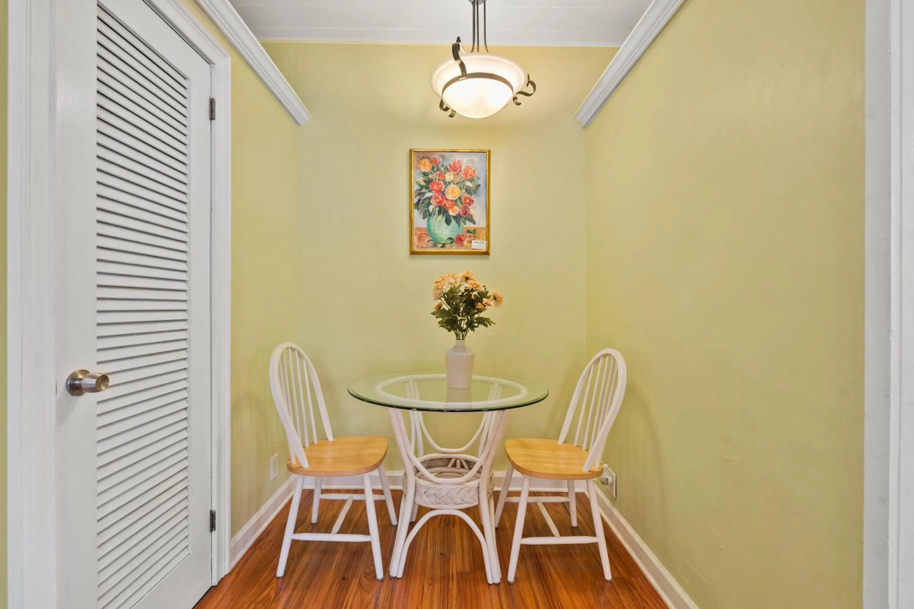 Dining area in Old Colorado Inn