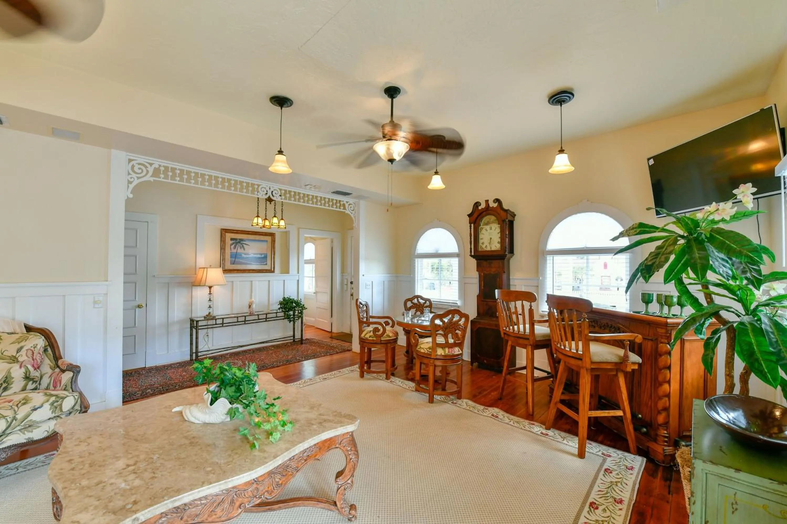 Living room in Old Colorado Inn