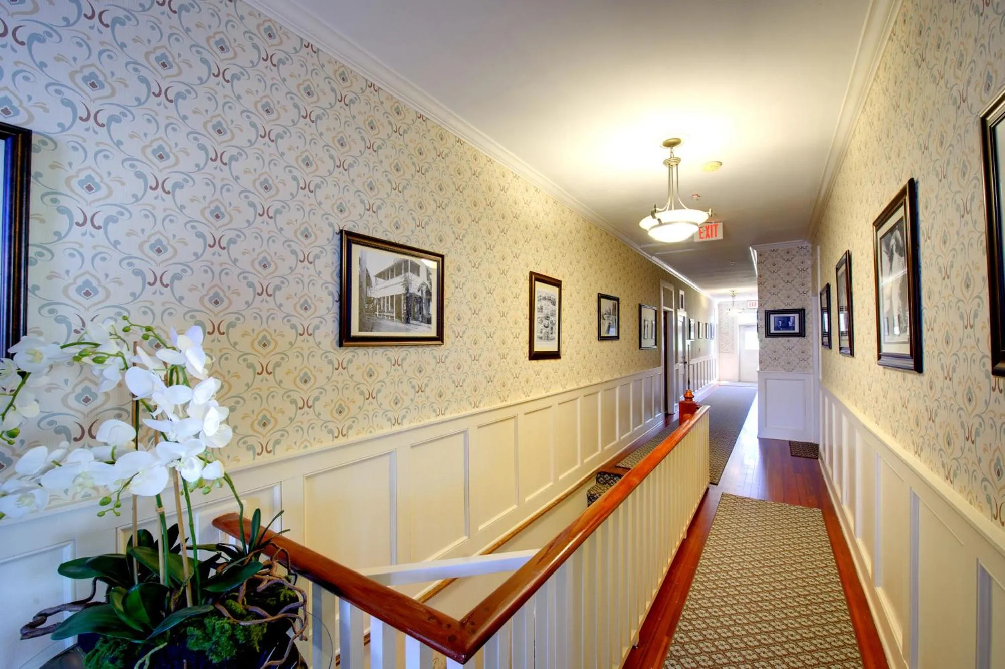 Property building in Old Colorado Inn