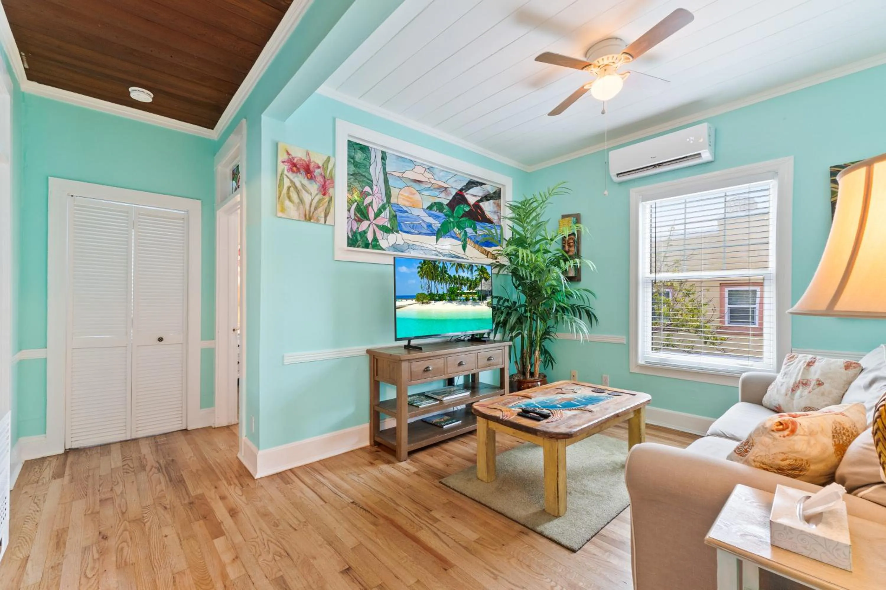 TV and multimedia in Old Colorado Inn