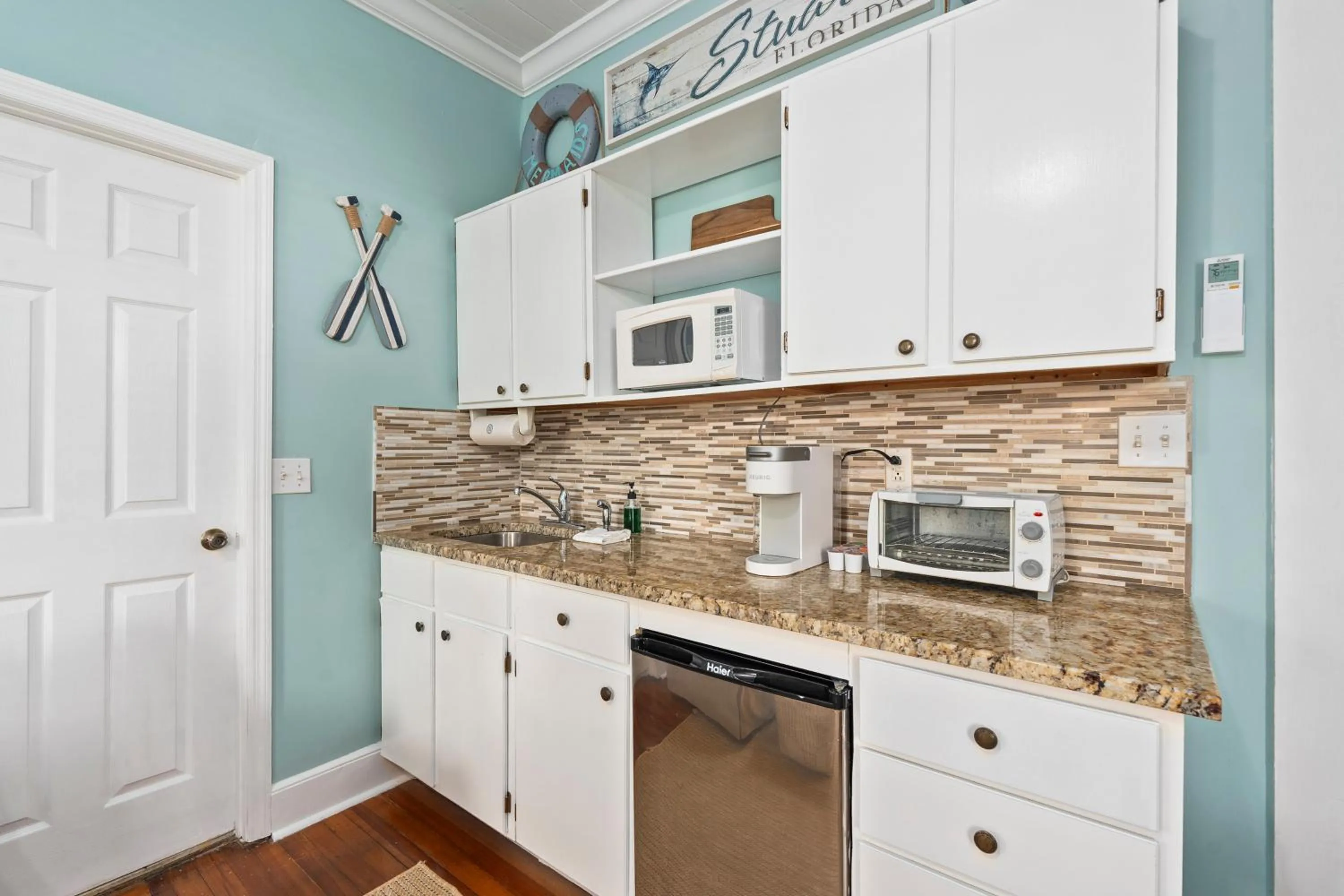 Kitchen or kitchenette in Old Colorado Inn