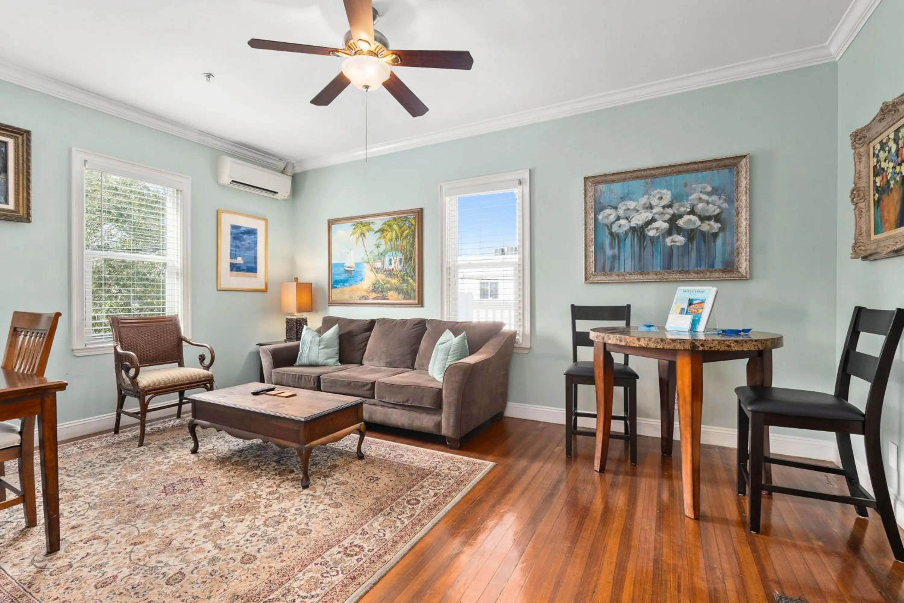 Living room in Old Colorado Inn