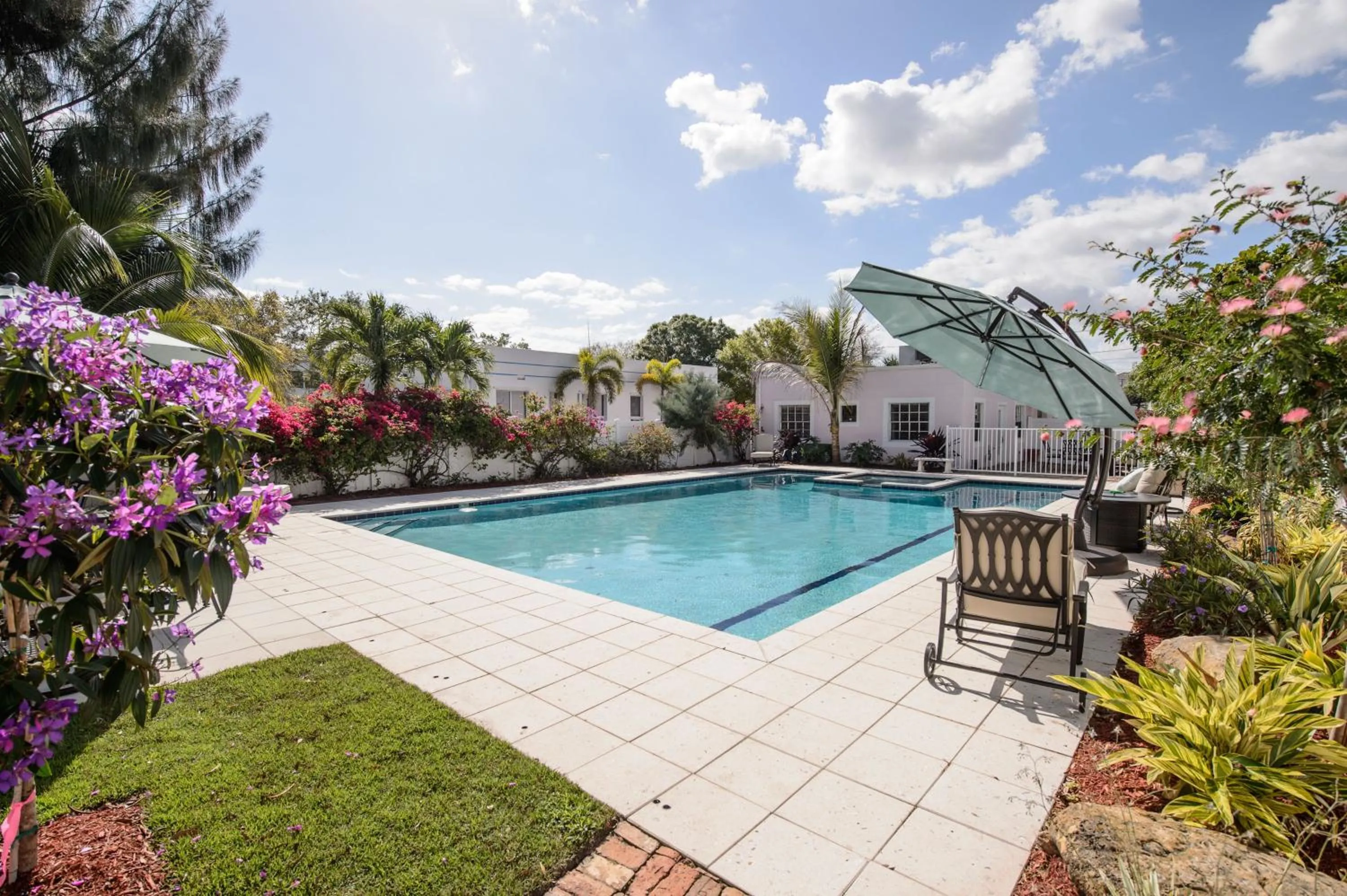 Patio in Old Colorado Inn