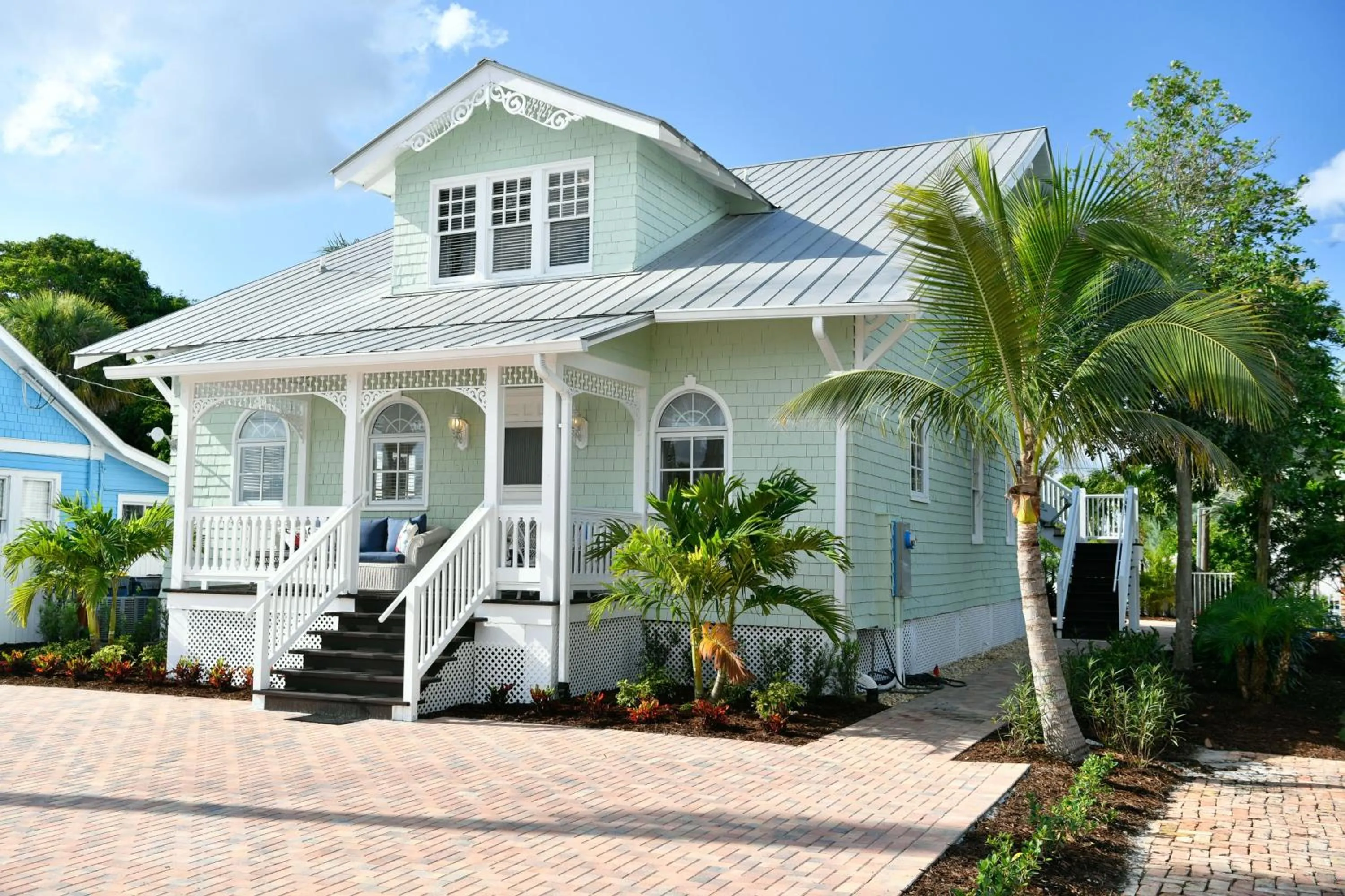 Property building in Old Colorado Inn