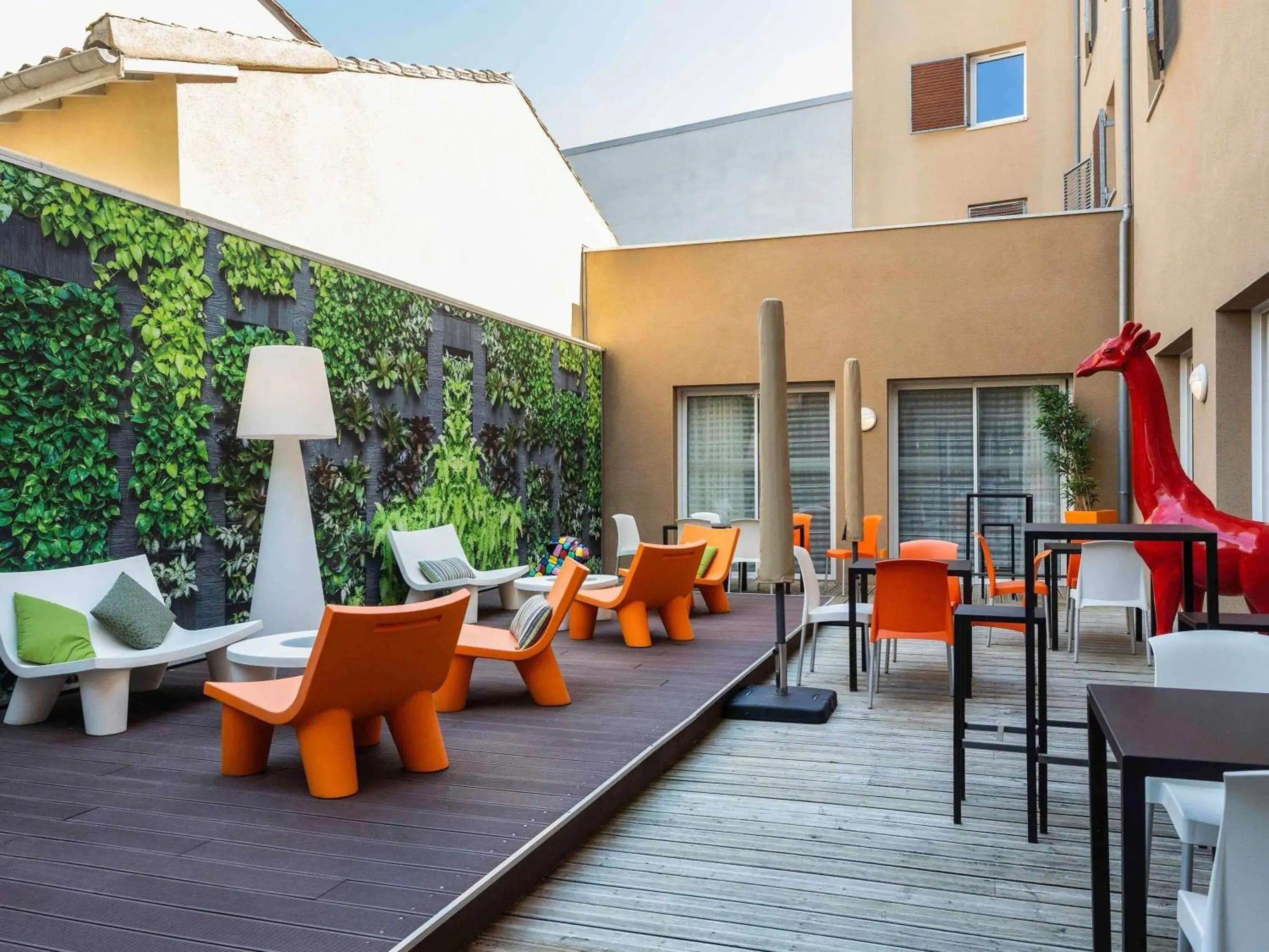 Property building in Mercure Libourne Saint Emilion Property building in Mercure Libourne Saint Emilion