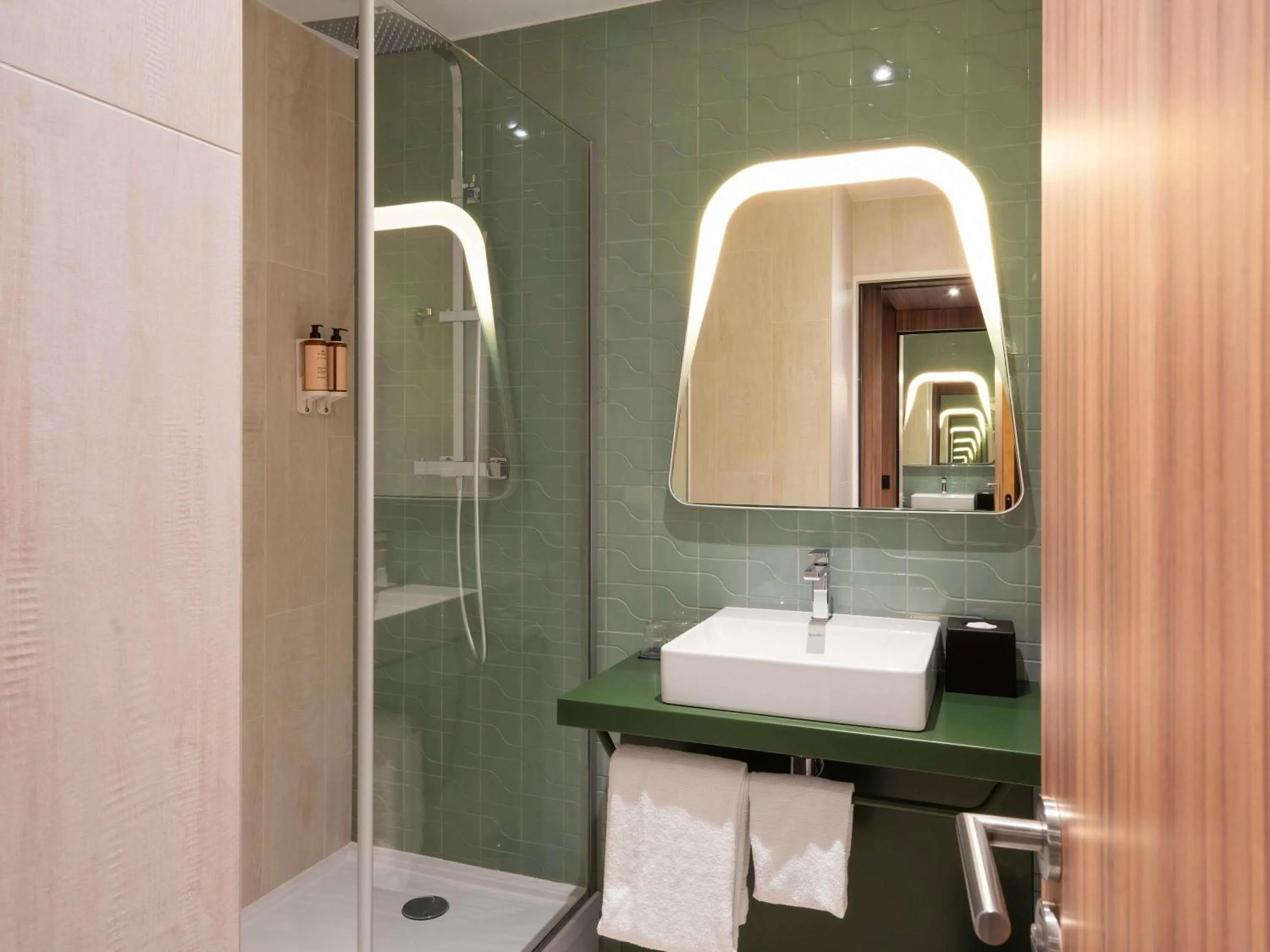 Bedroom in Mercure Libourne Saint Emilion