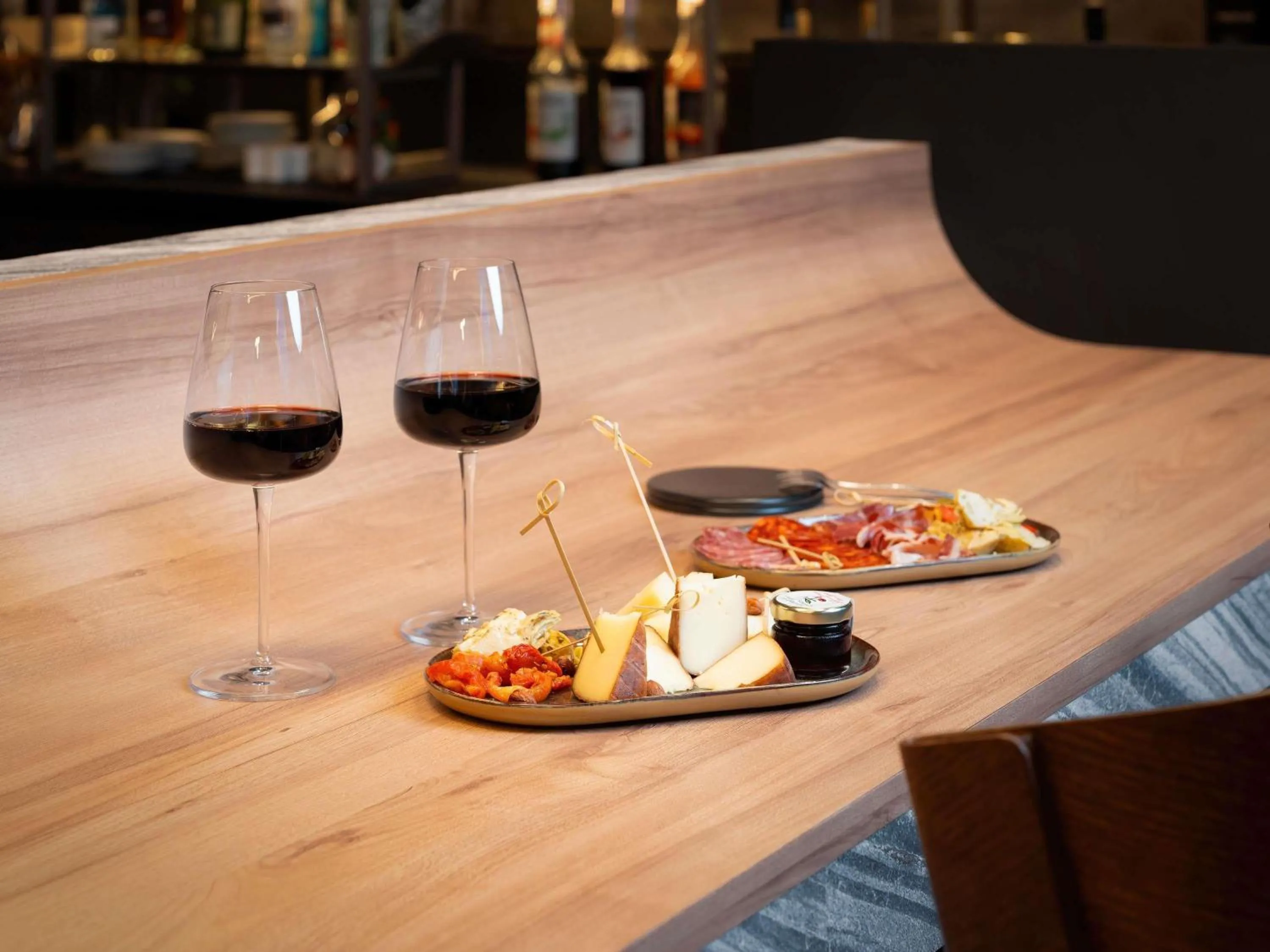 Lounge or bar in Mercure Libourne Saint Emilion