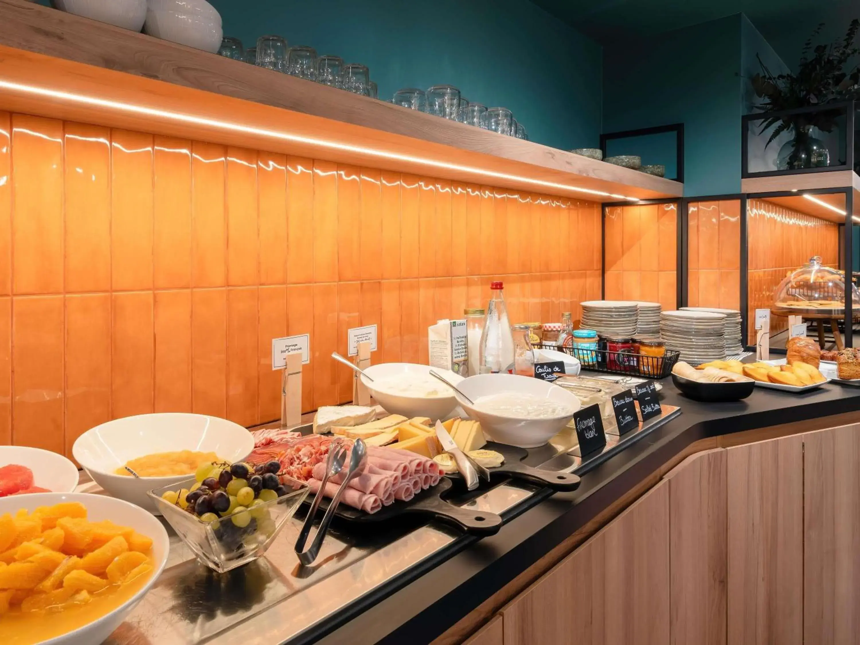 Breakfast in Mercure Libourne Saint Emilion Breakfast in Mercure Libourne Saint Emilion