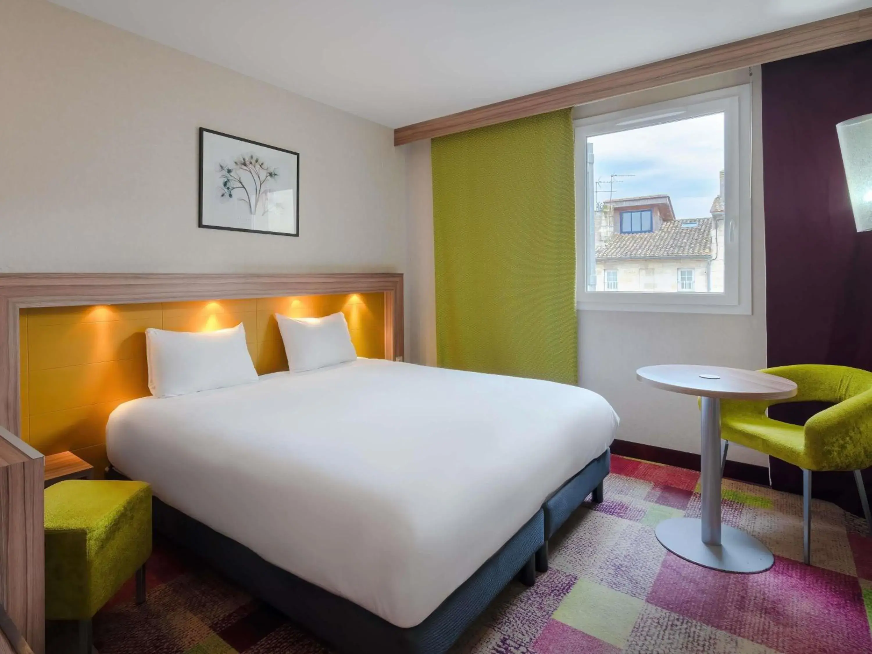 Bedroom, Bed in Mercure Libourne Saint Emilion Bedroom, Bed in Mercure Libourne Saint Emilion