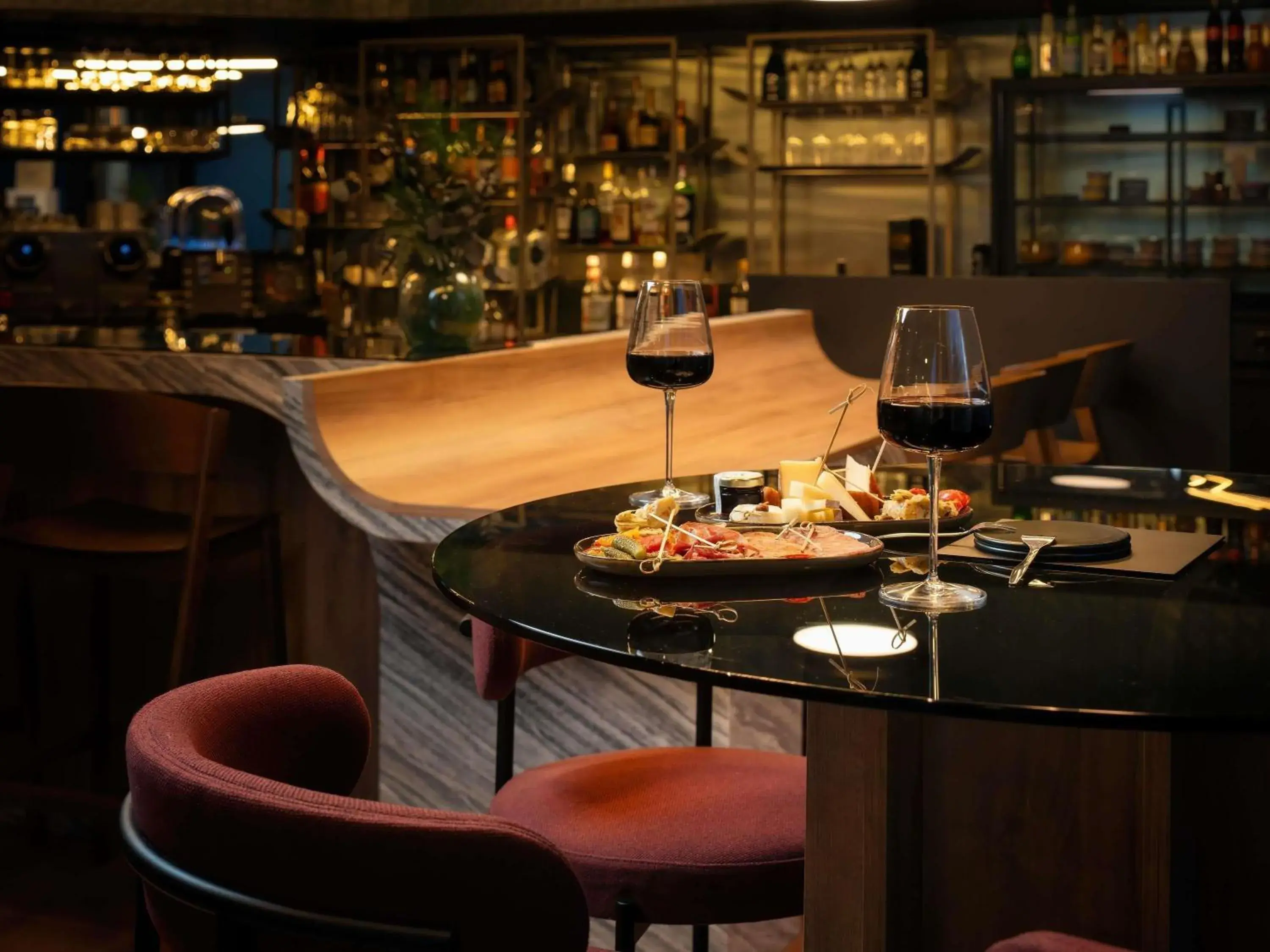 Lounge or bar in Mercure Libourne Saint Emilion Lounge or bar in Mercure Libourne Saint Emilion