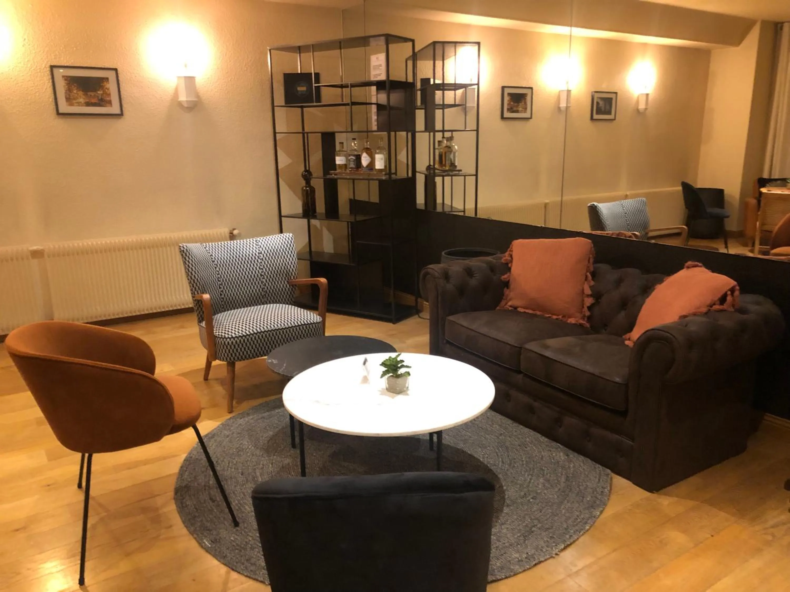 Seating area in Hotel Le Progres