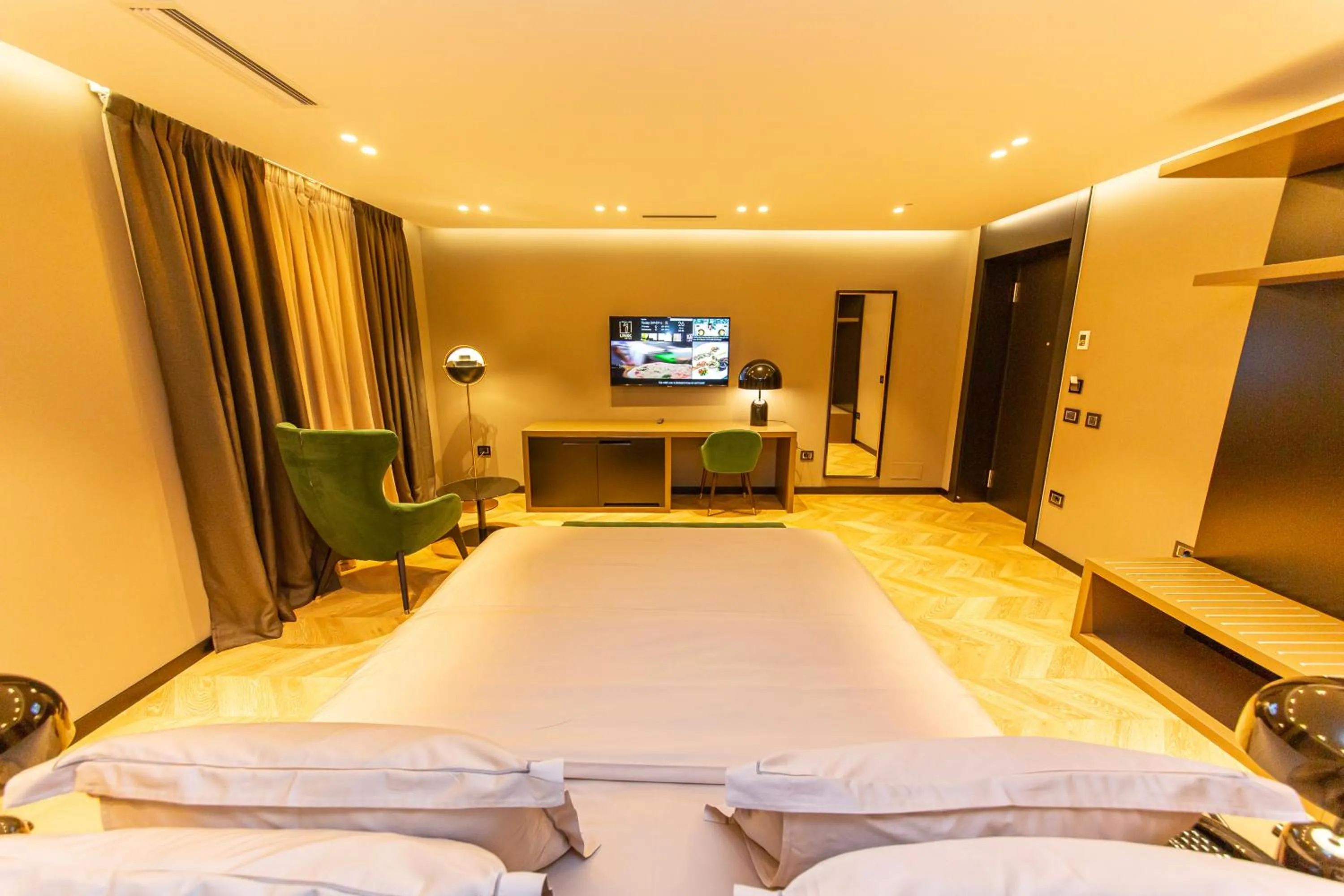 Bedroom, Bed in Hotel Unik