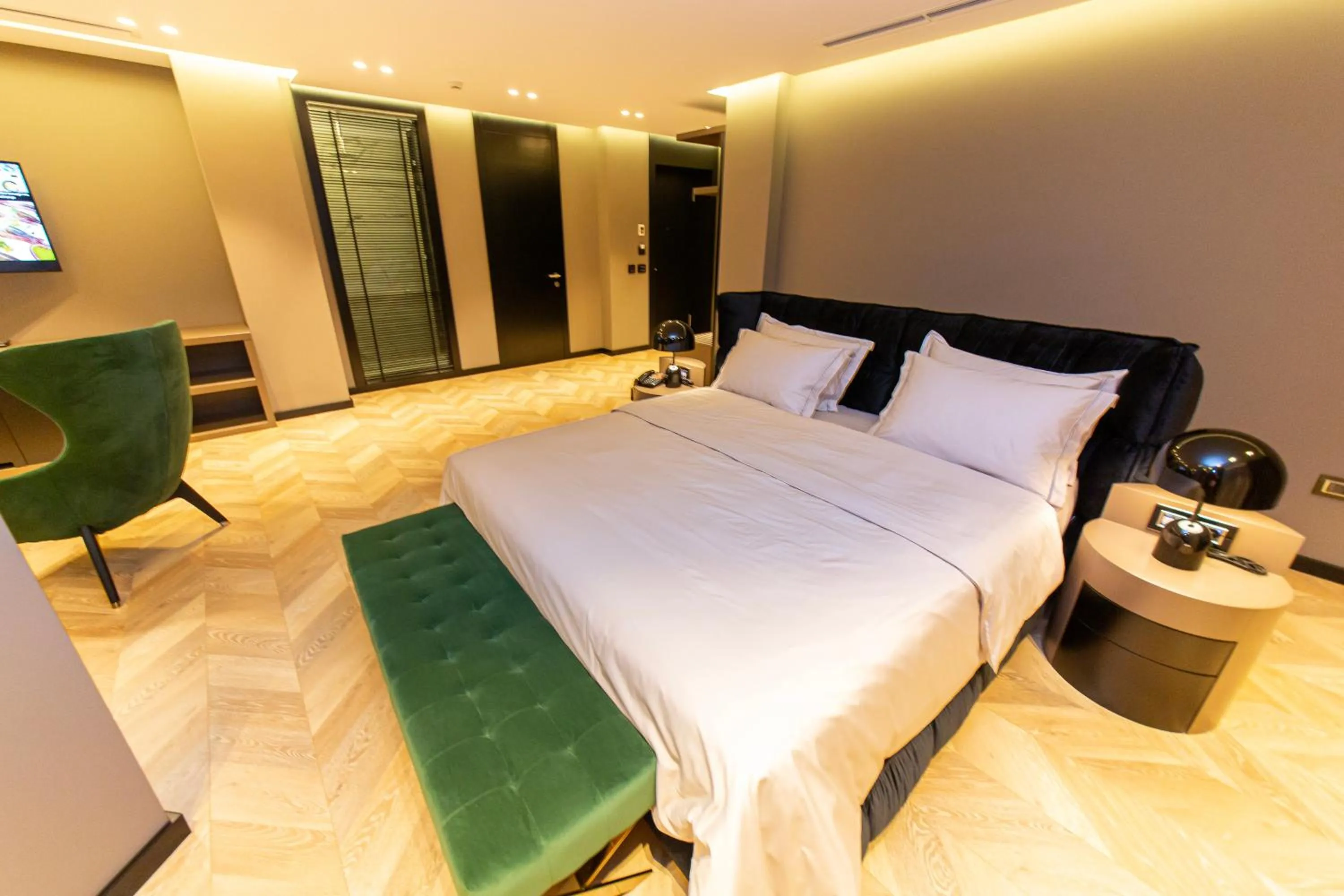 Photo of the whole room, Bed in Hotel Unik