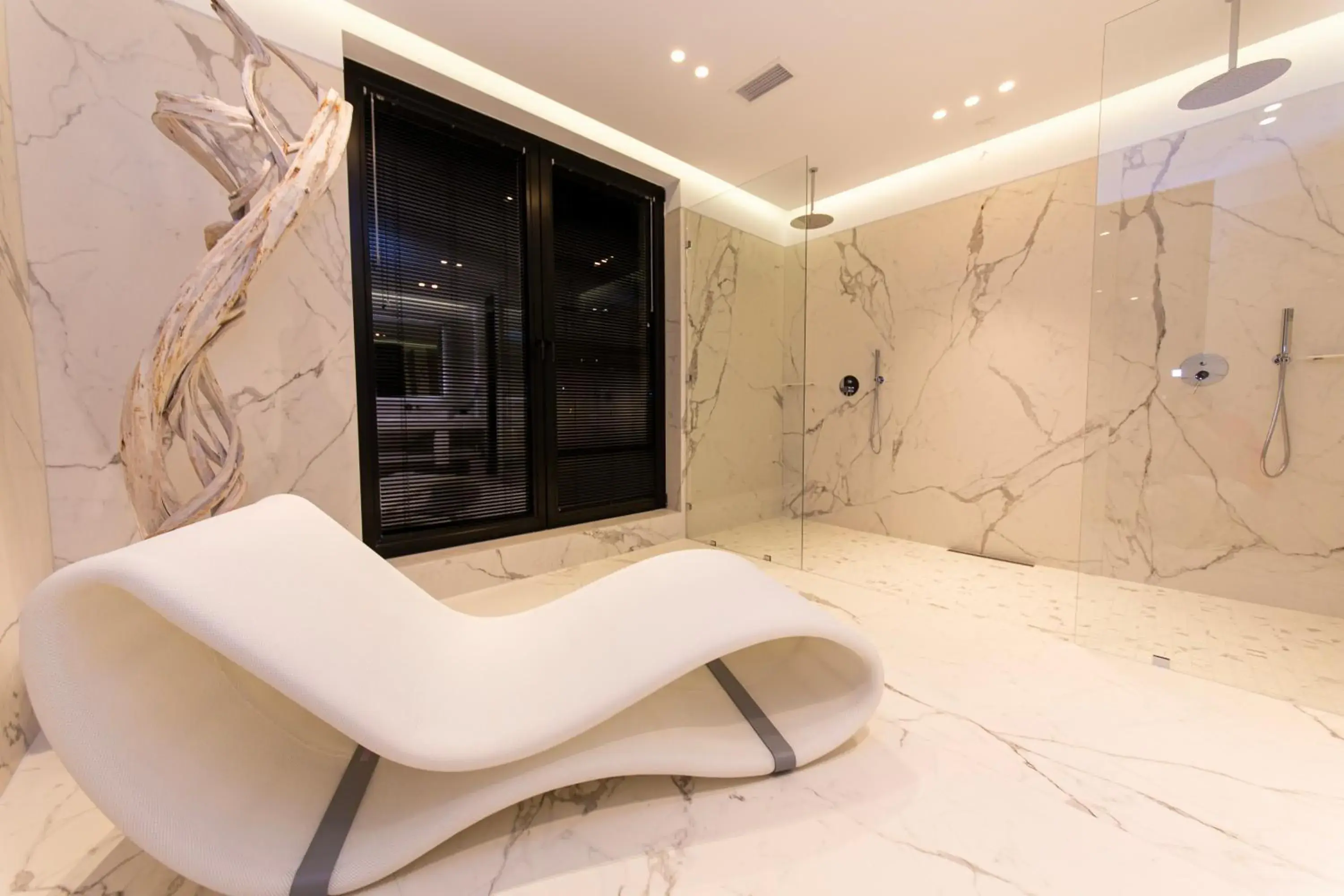 Bathroom in Hotel Unik Bathroom in Hotel Unik