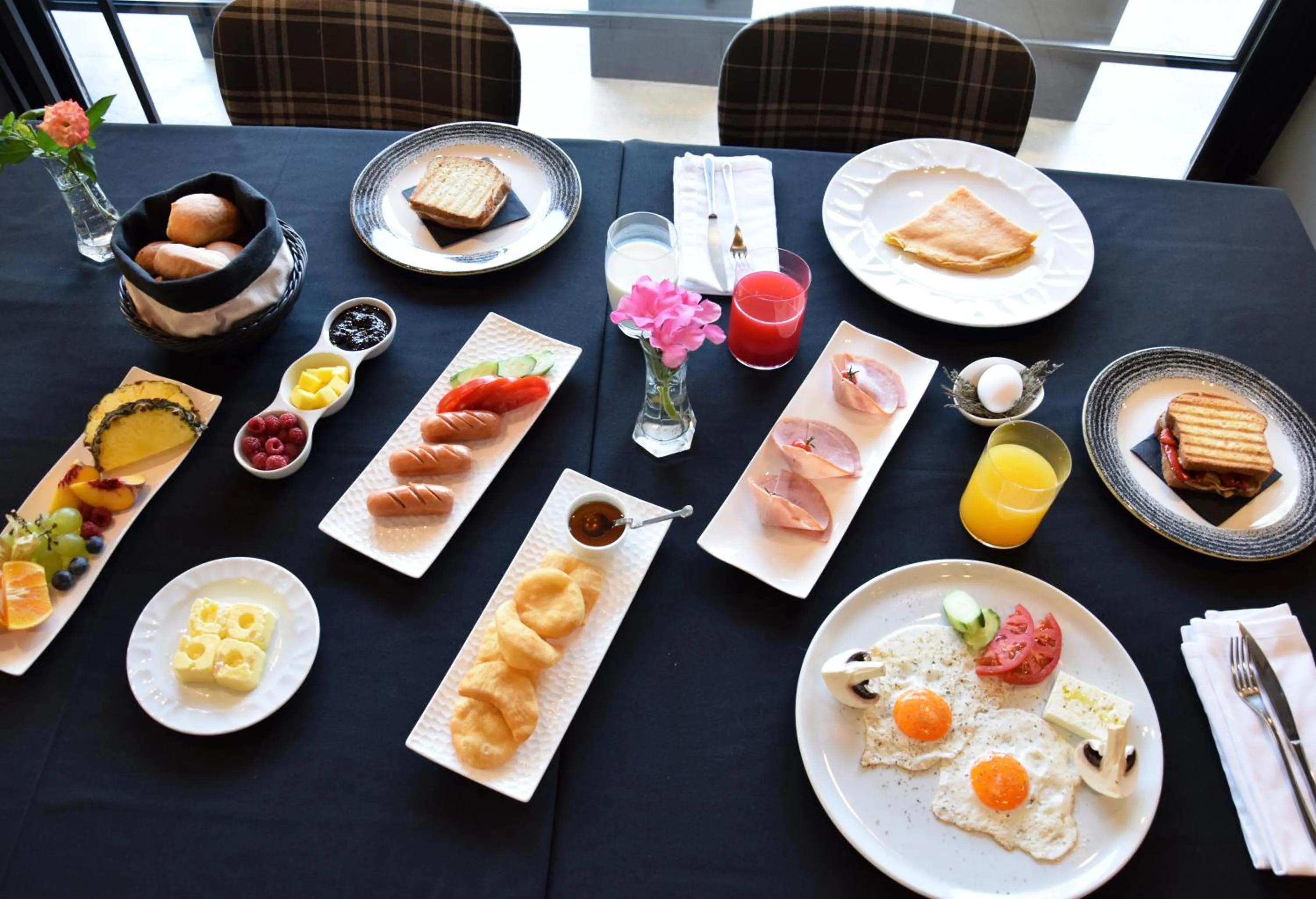 Continental breakfast in Hotel Unik