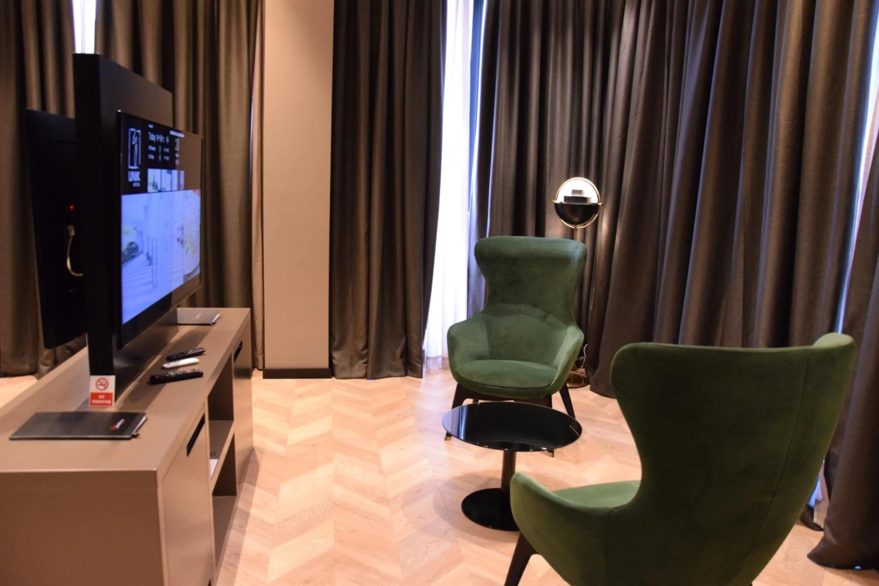 TV and multimedia in Hotel Unik