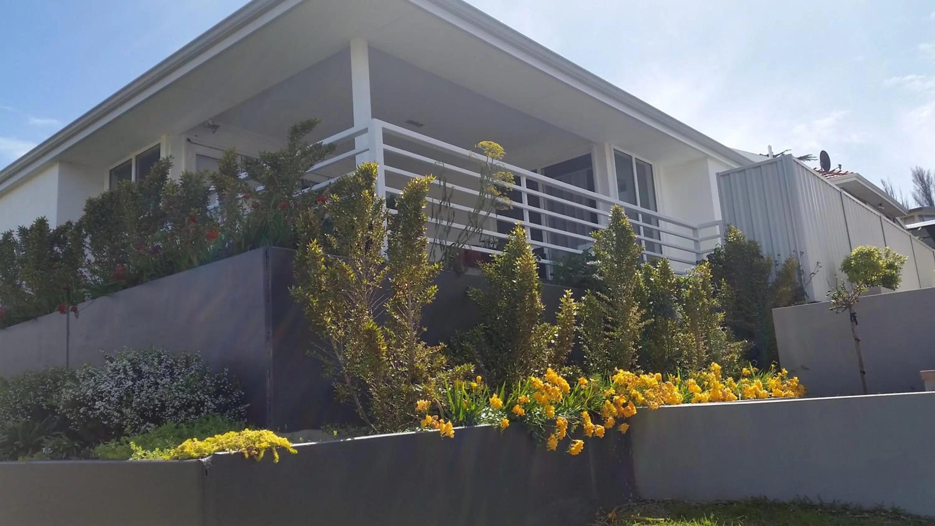 Property building in C'est La Vie Bed & Breakfast