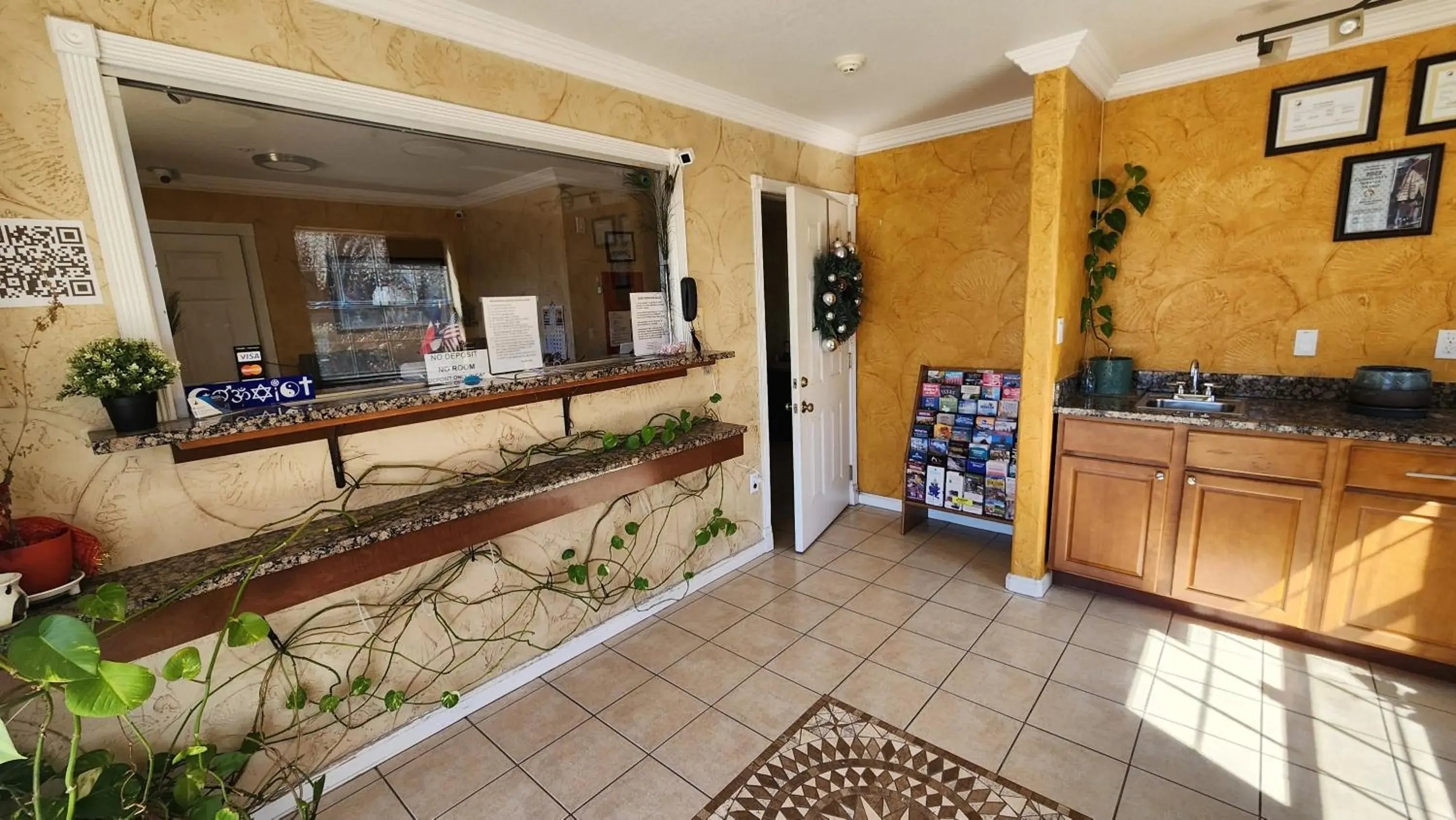 Lobby or reception in Benbrook Inn & Suites Lobby or reception in Benbrook Inn & Suites