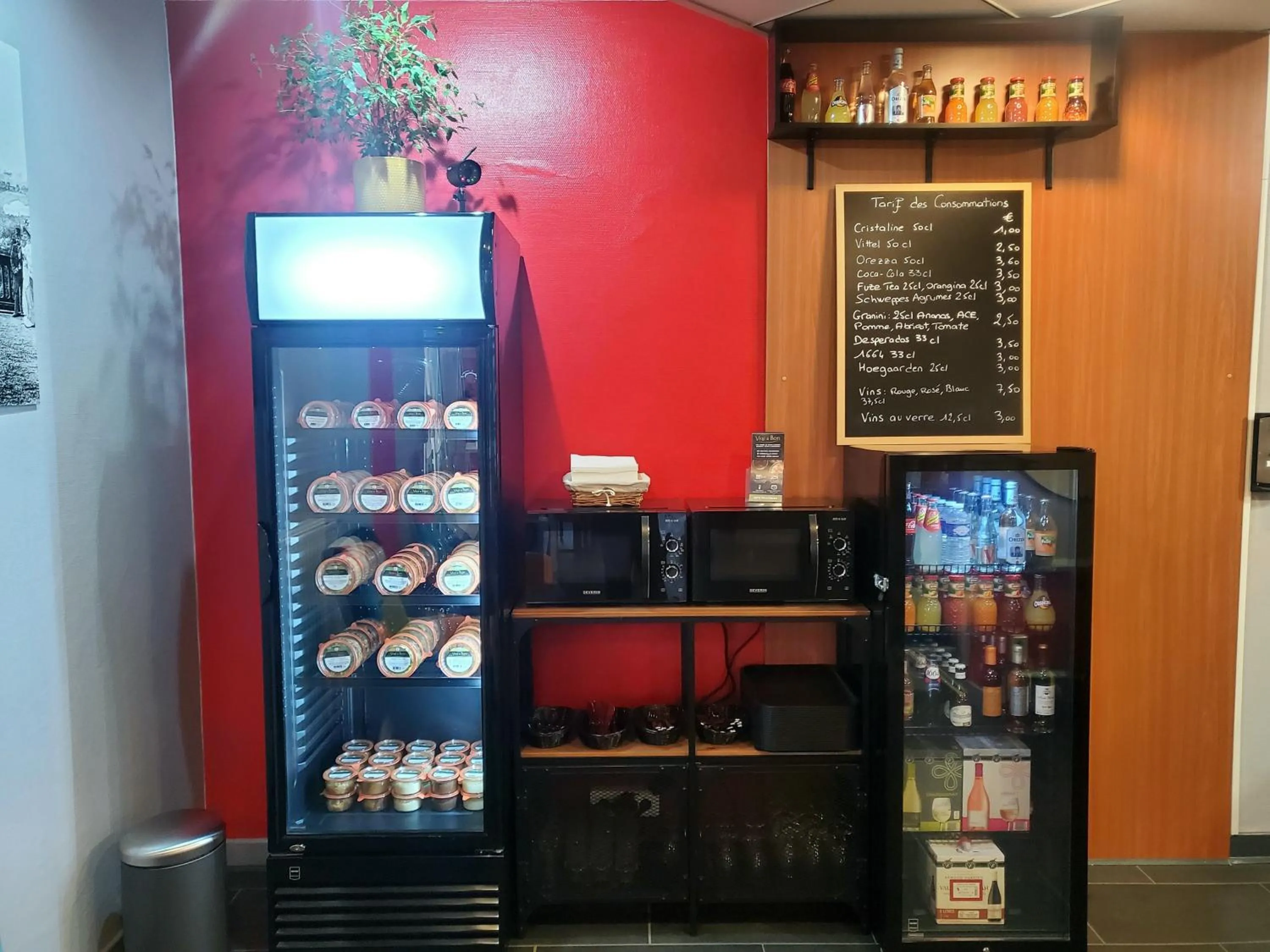 Restaurant/places to eat in Atlantic Hôtel