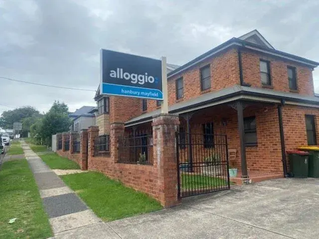 Property building in Hanbury Lodge Property building in Hanbury Lodge