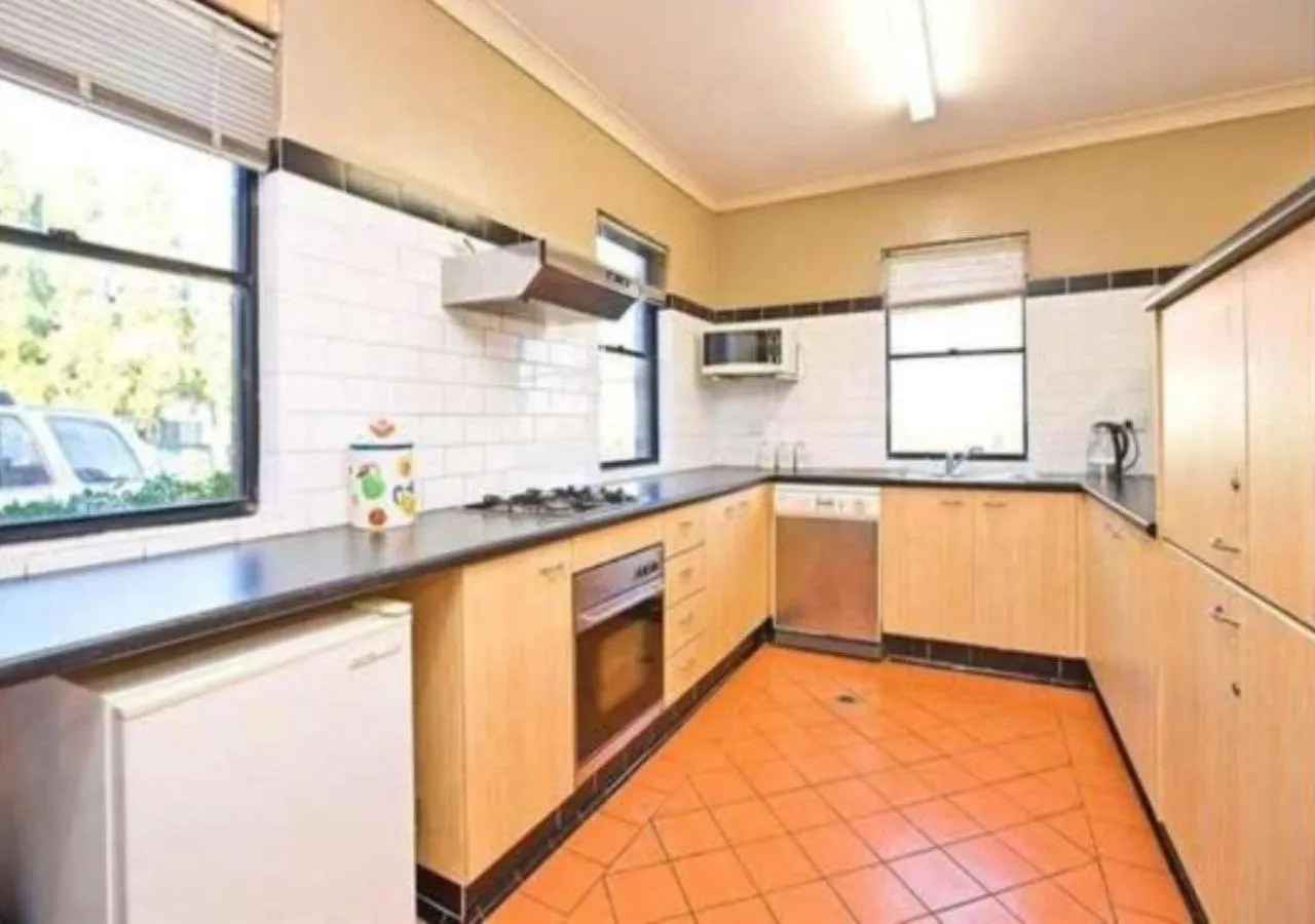 Kitchen or kitchenette in Hanbury Lodge